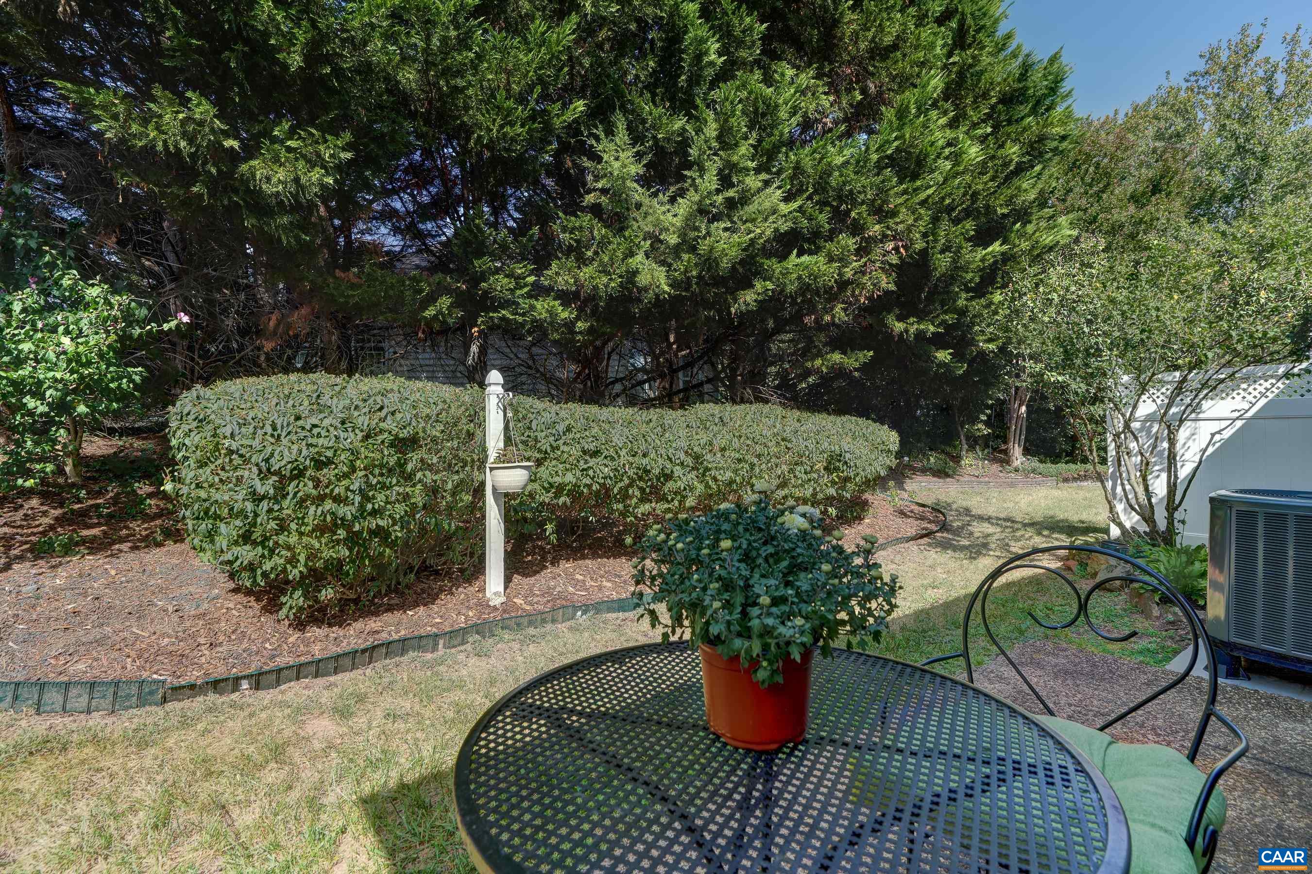 570 PEBBLE HILL CT