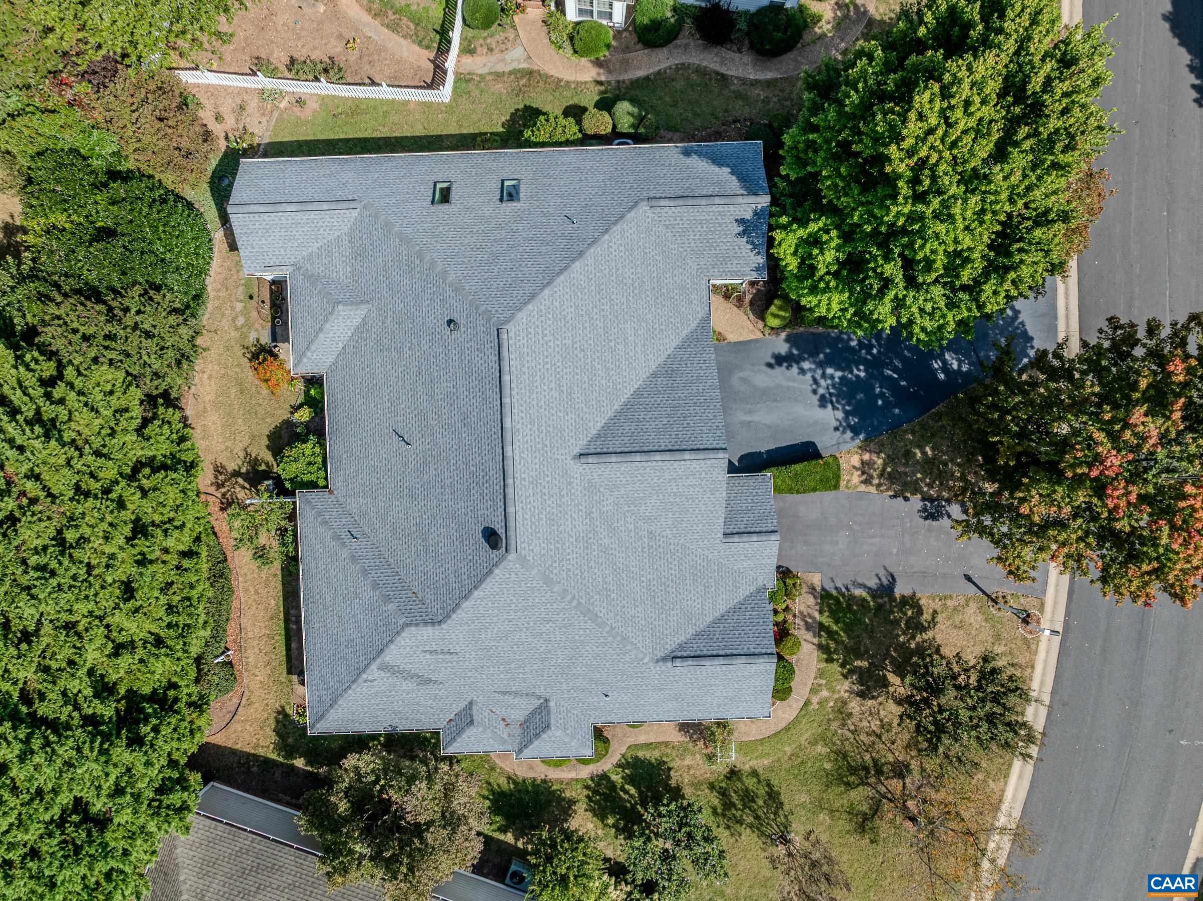 570 PEBBLE HILL CT
