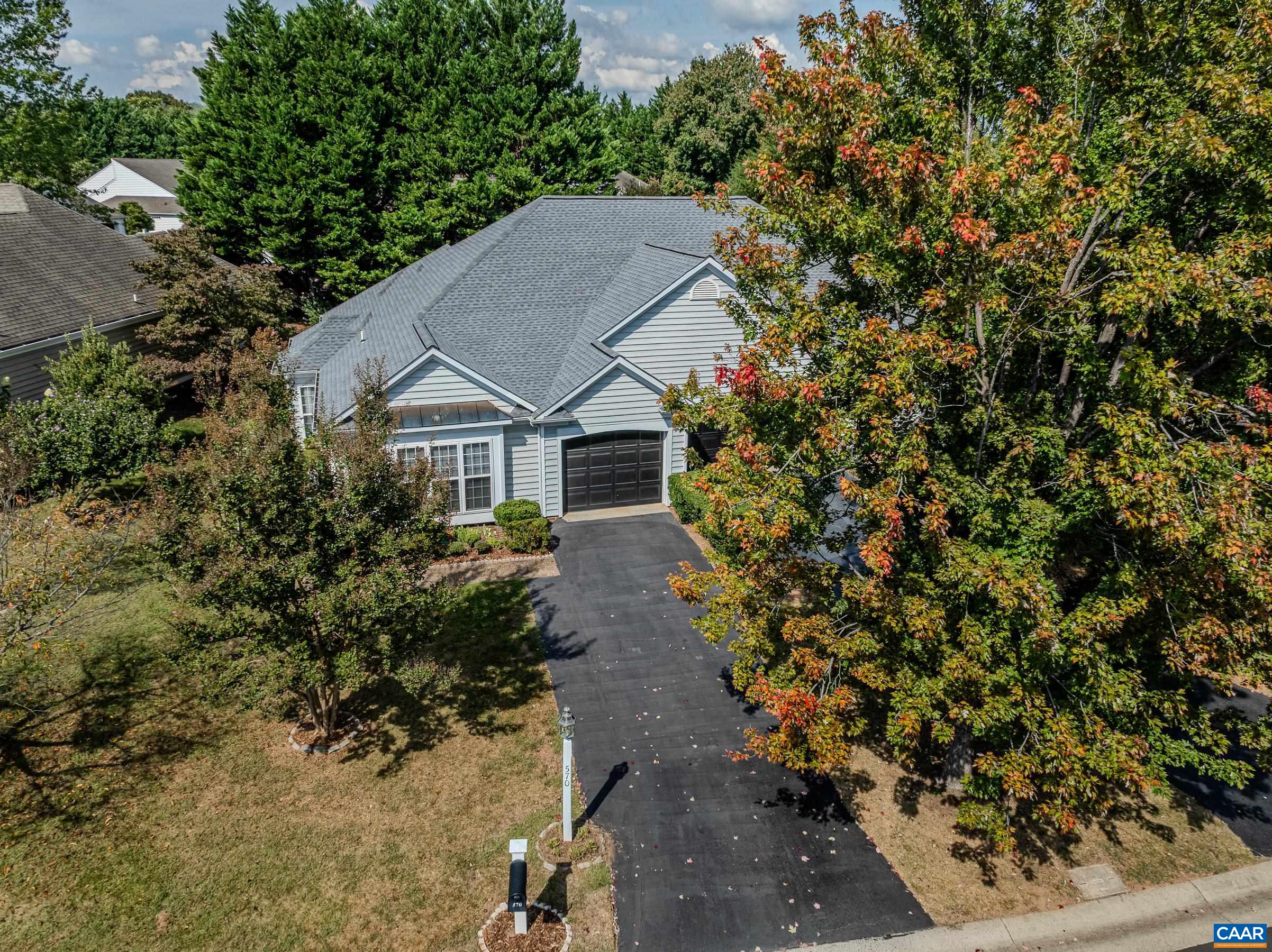 570 PEBBLE HILL CT