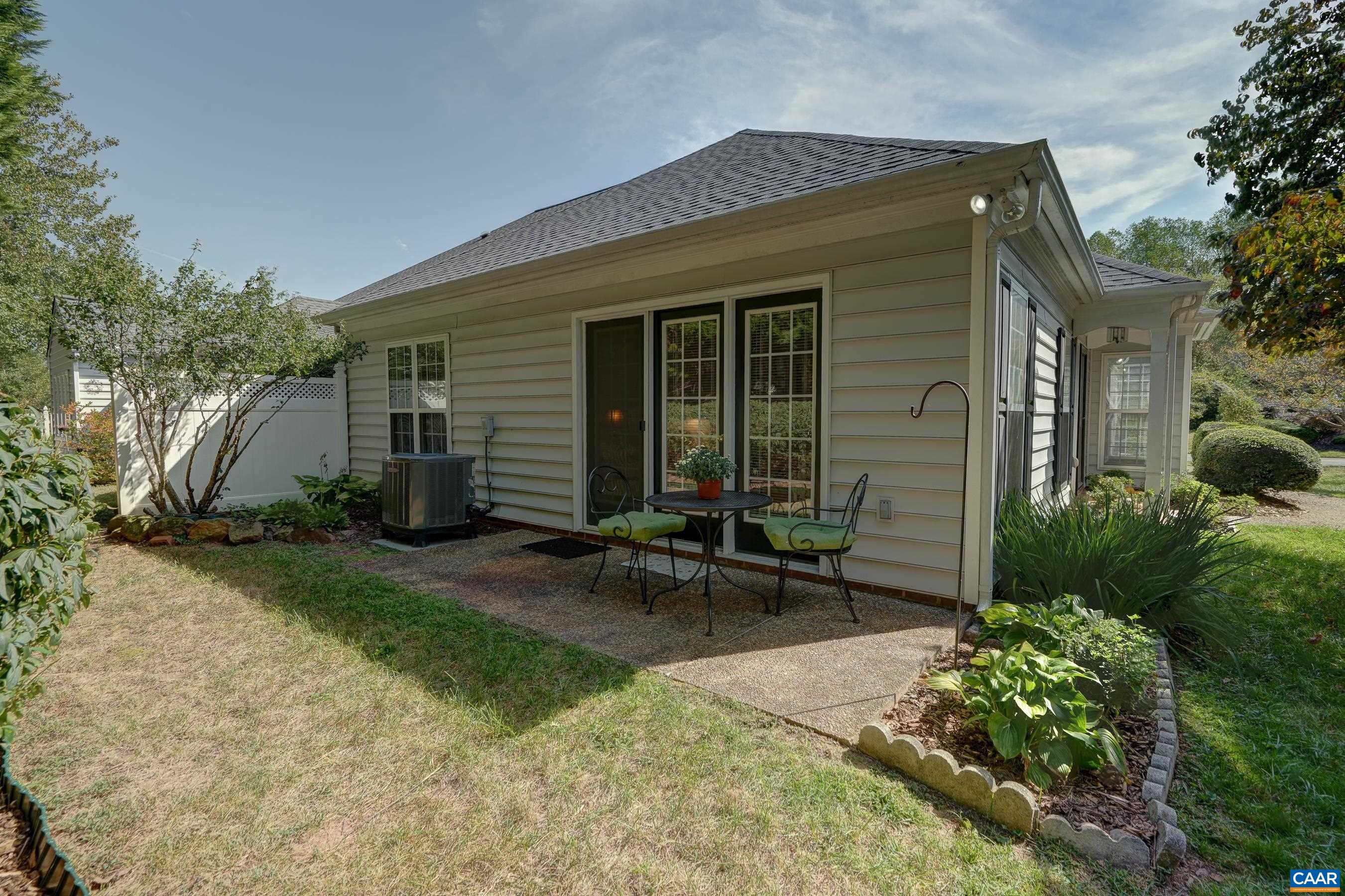 570 PEBBLE HILL CT