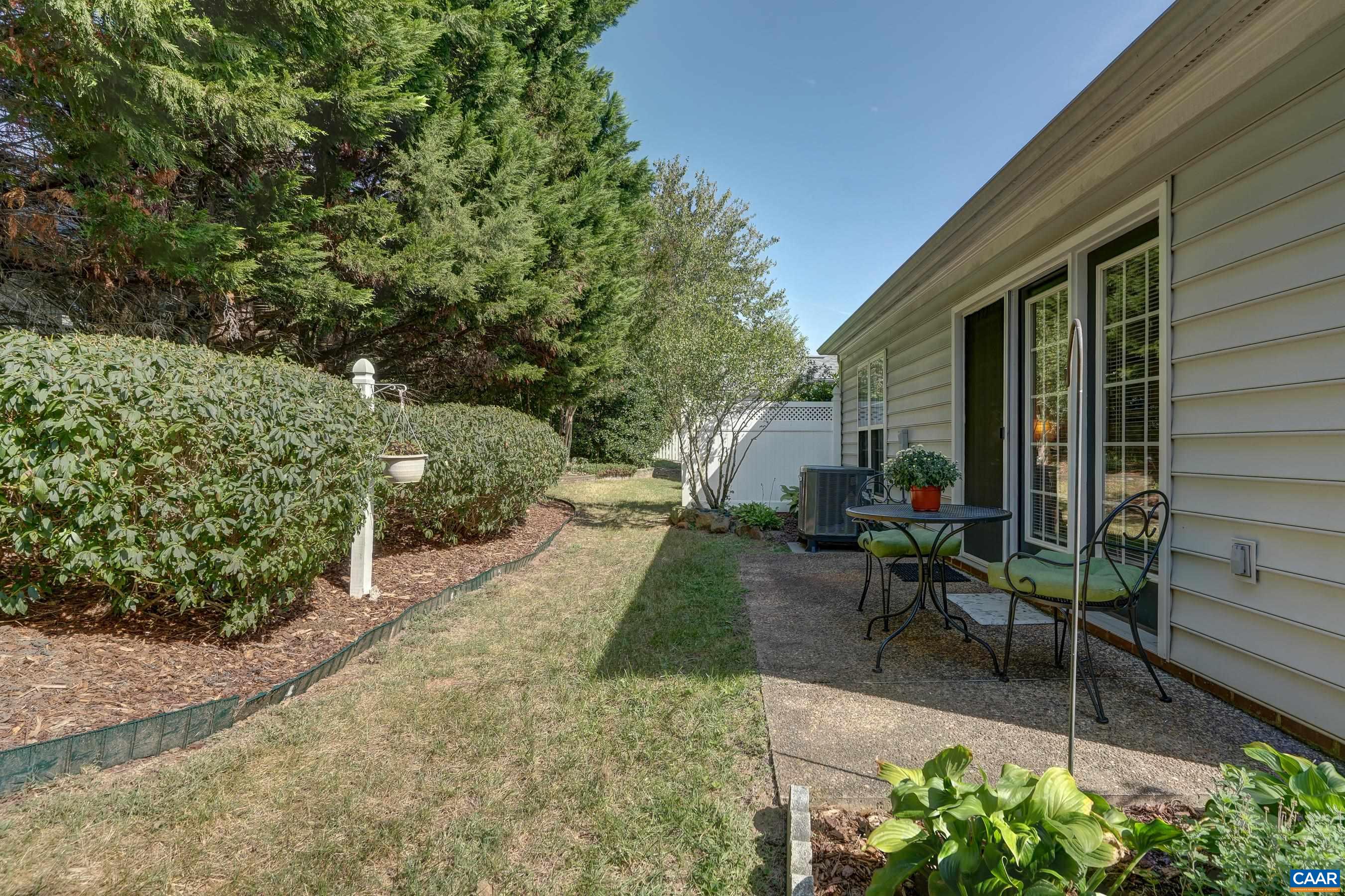570 PEBBLE HILL CT