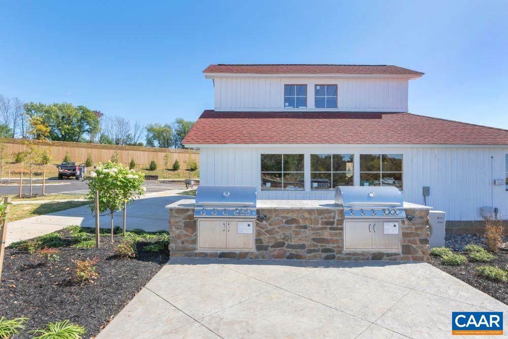 3005 RAMBLING BROOK LN