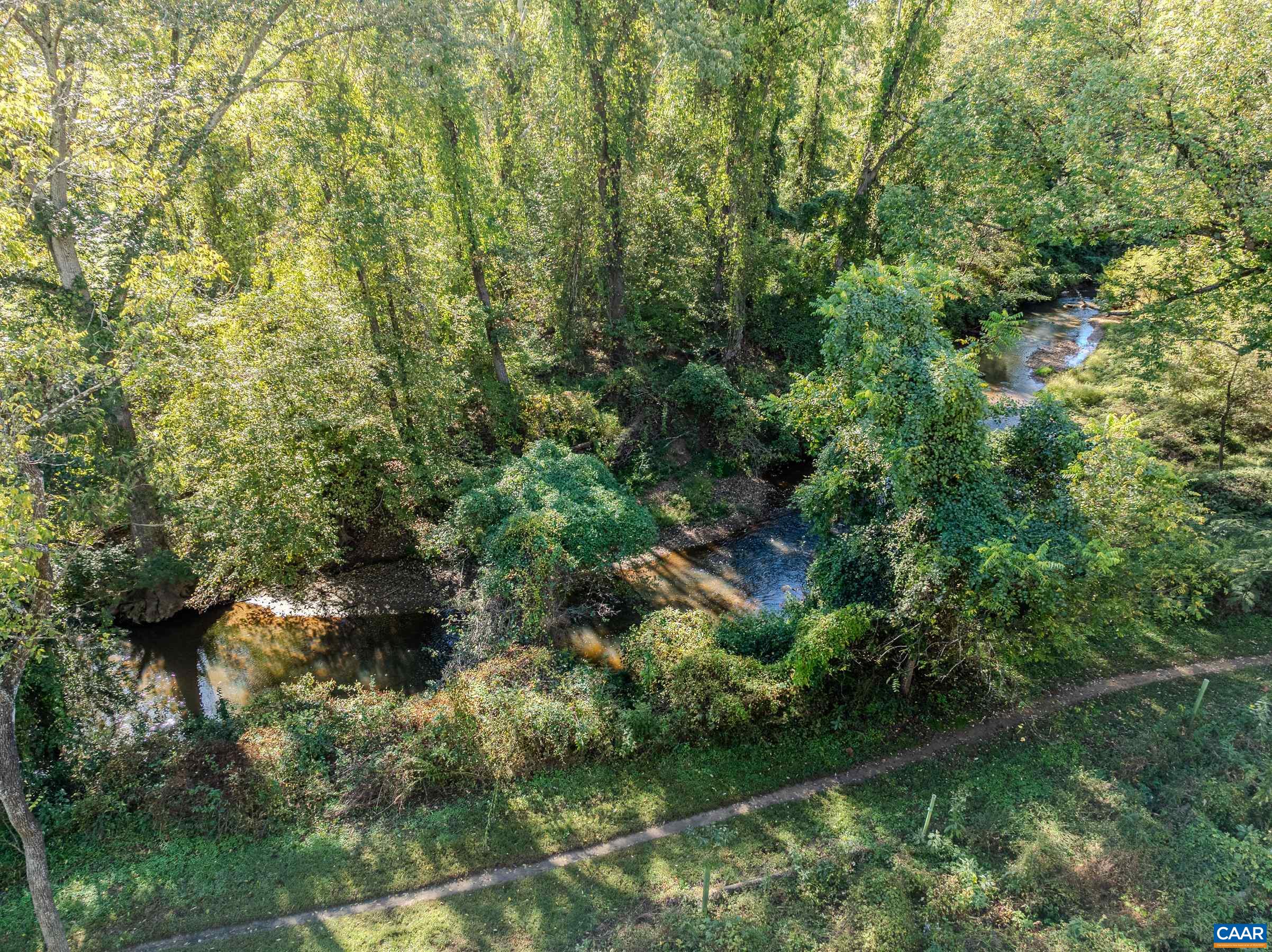 170 BAYLOR LN