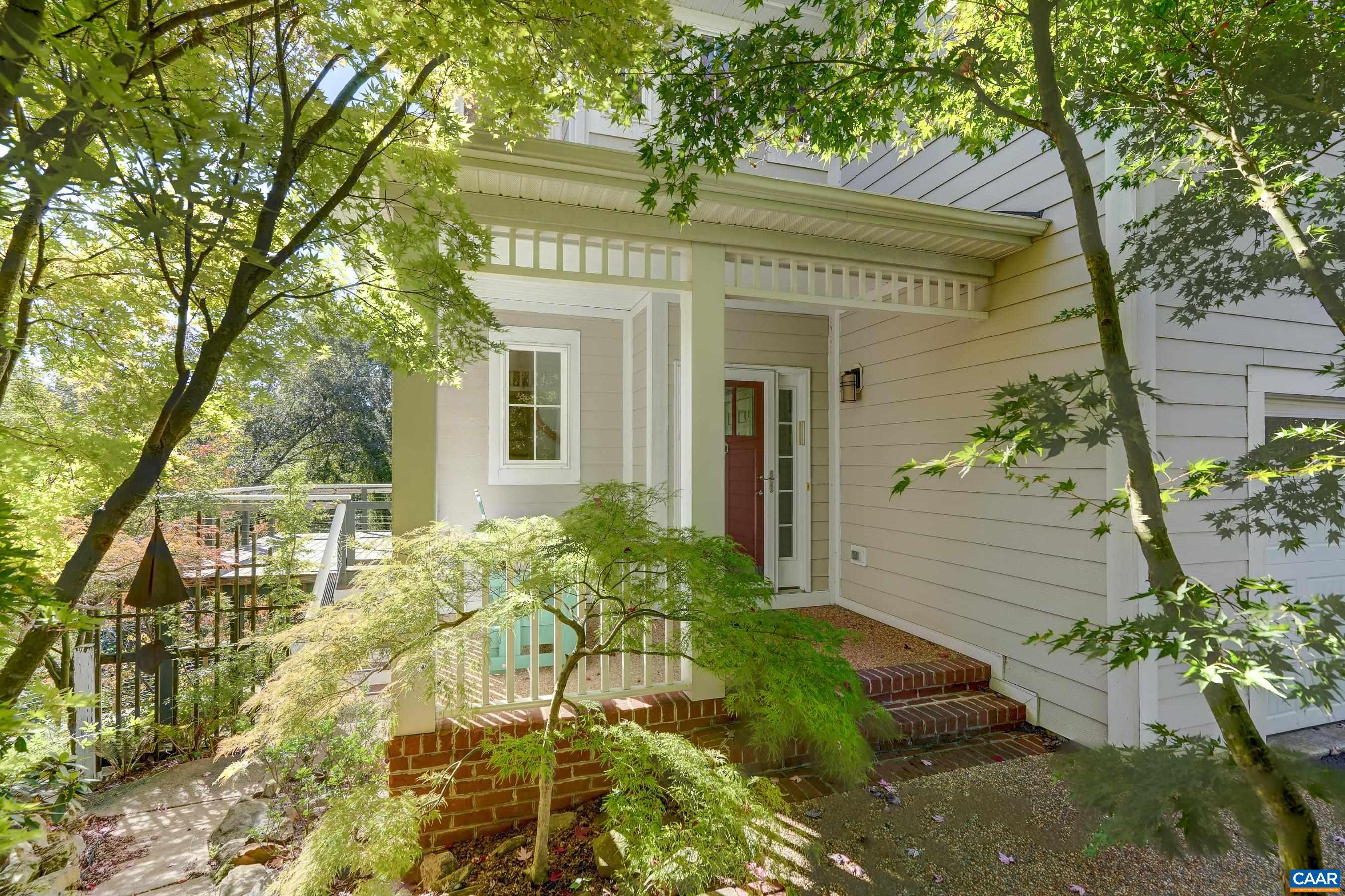 170 BAYLOR LN