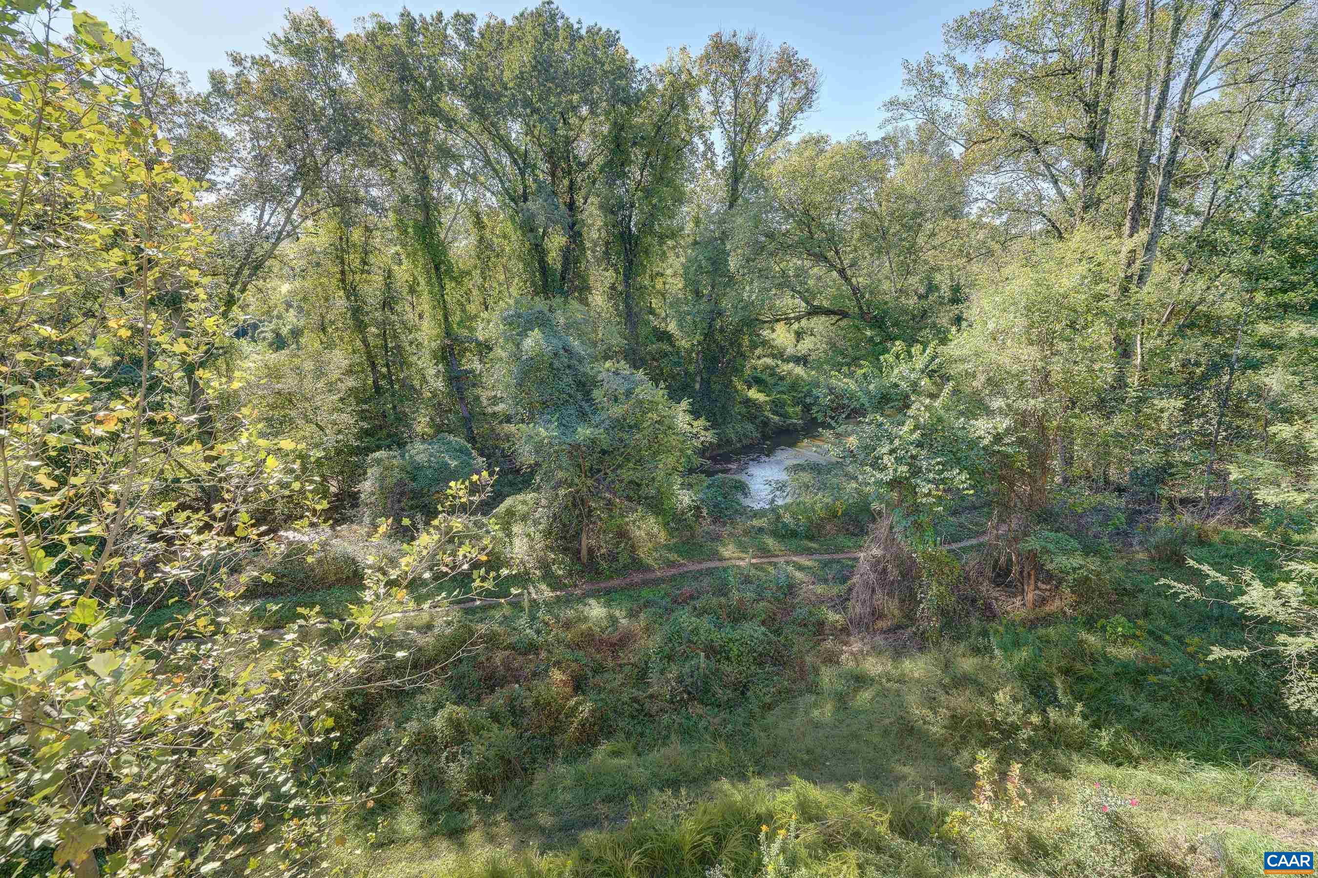 170 BAYLOR LN
