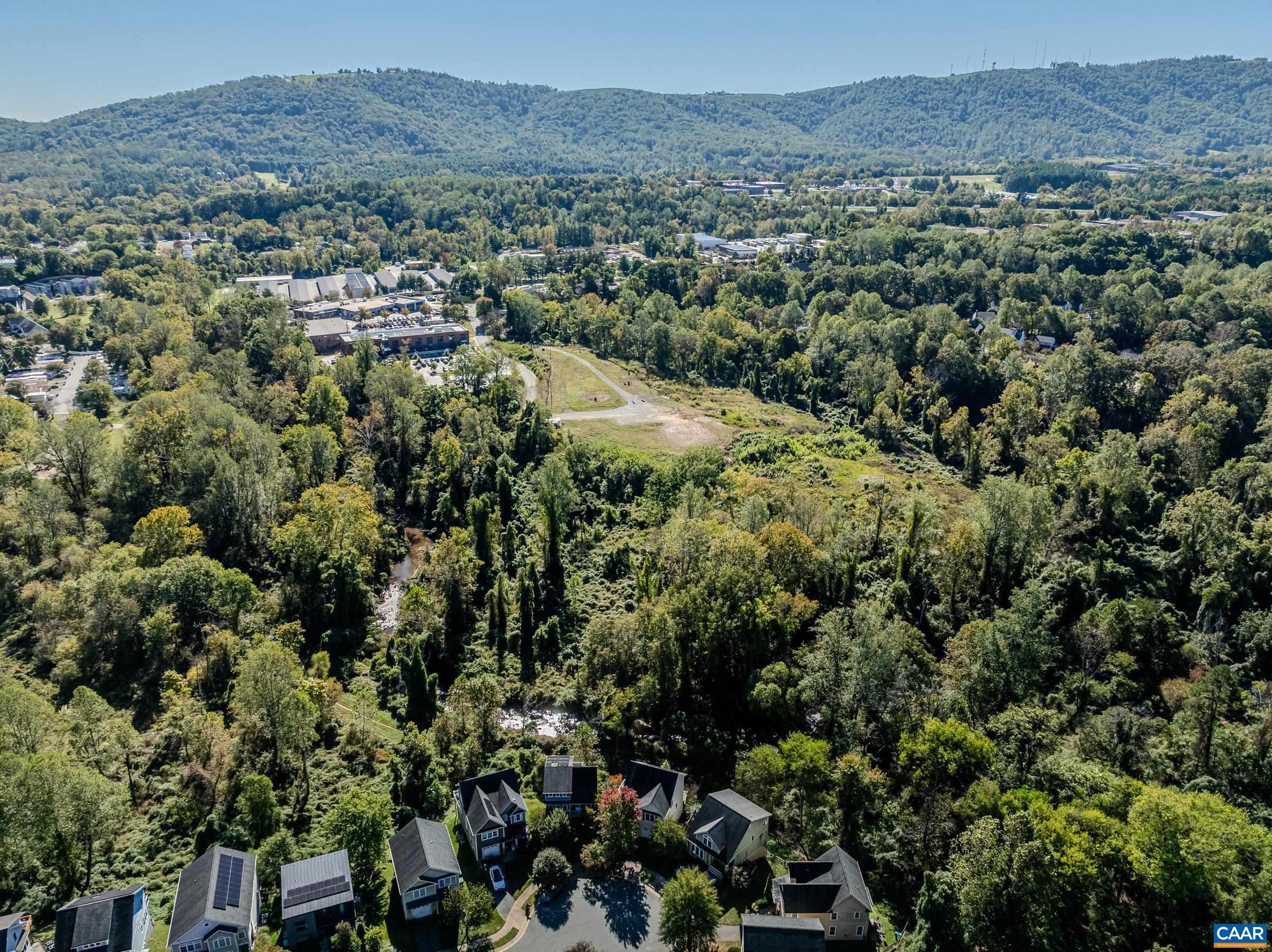170 BAYLOR LN
