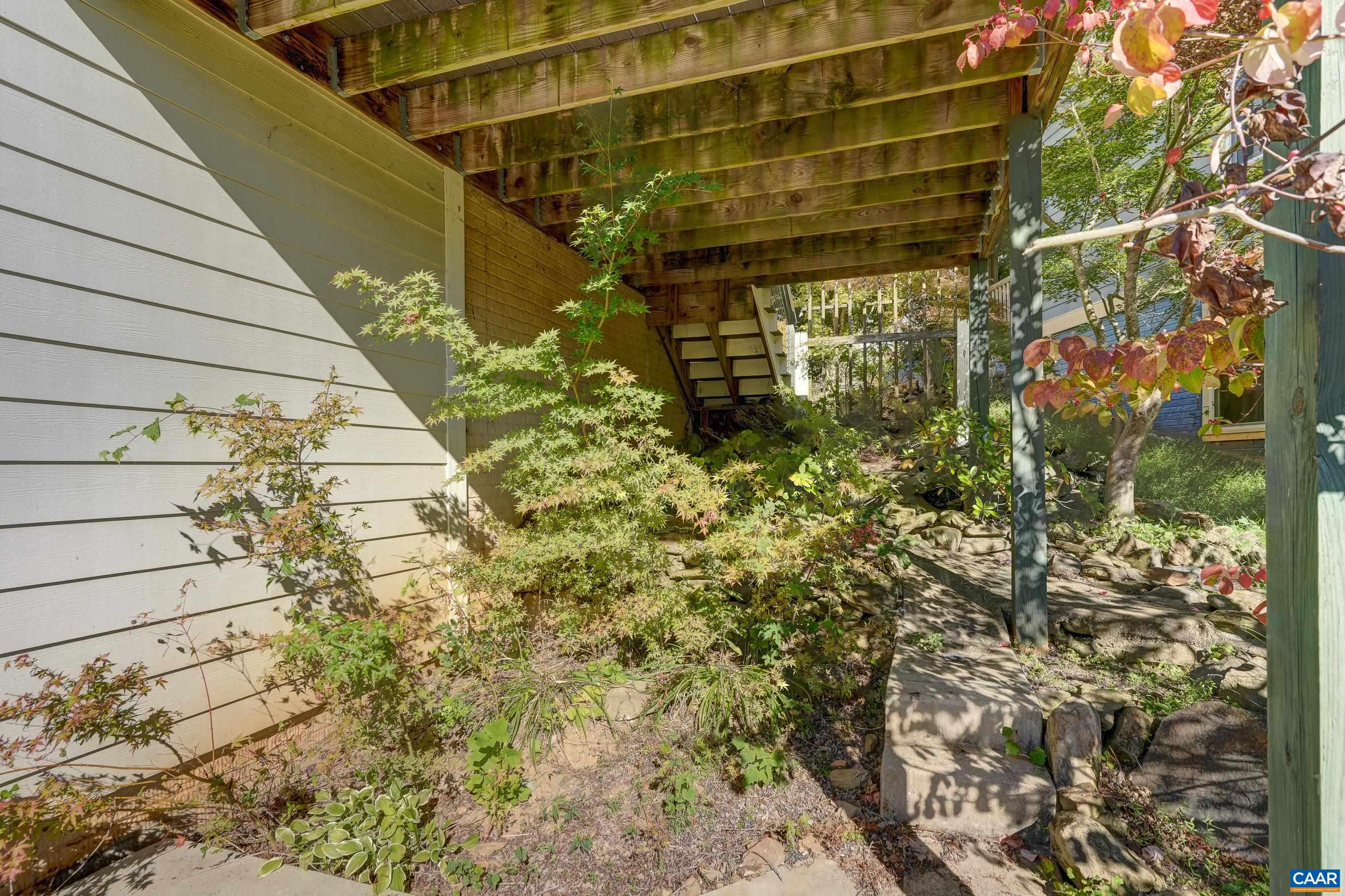 170 BAYLOR LN