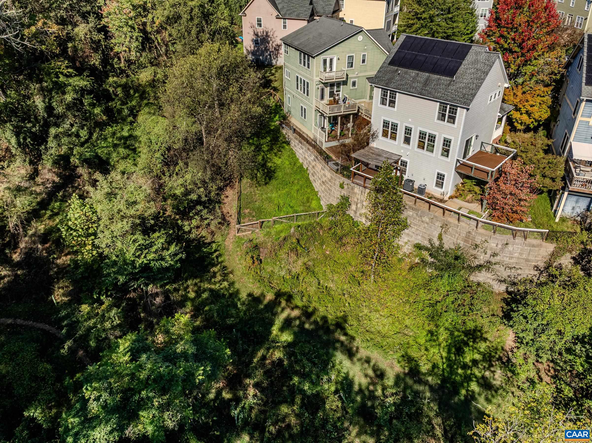 170 BAYLOR LN