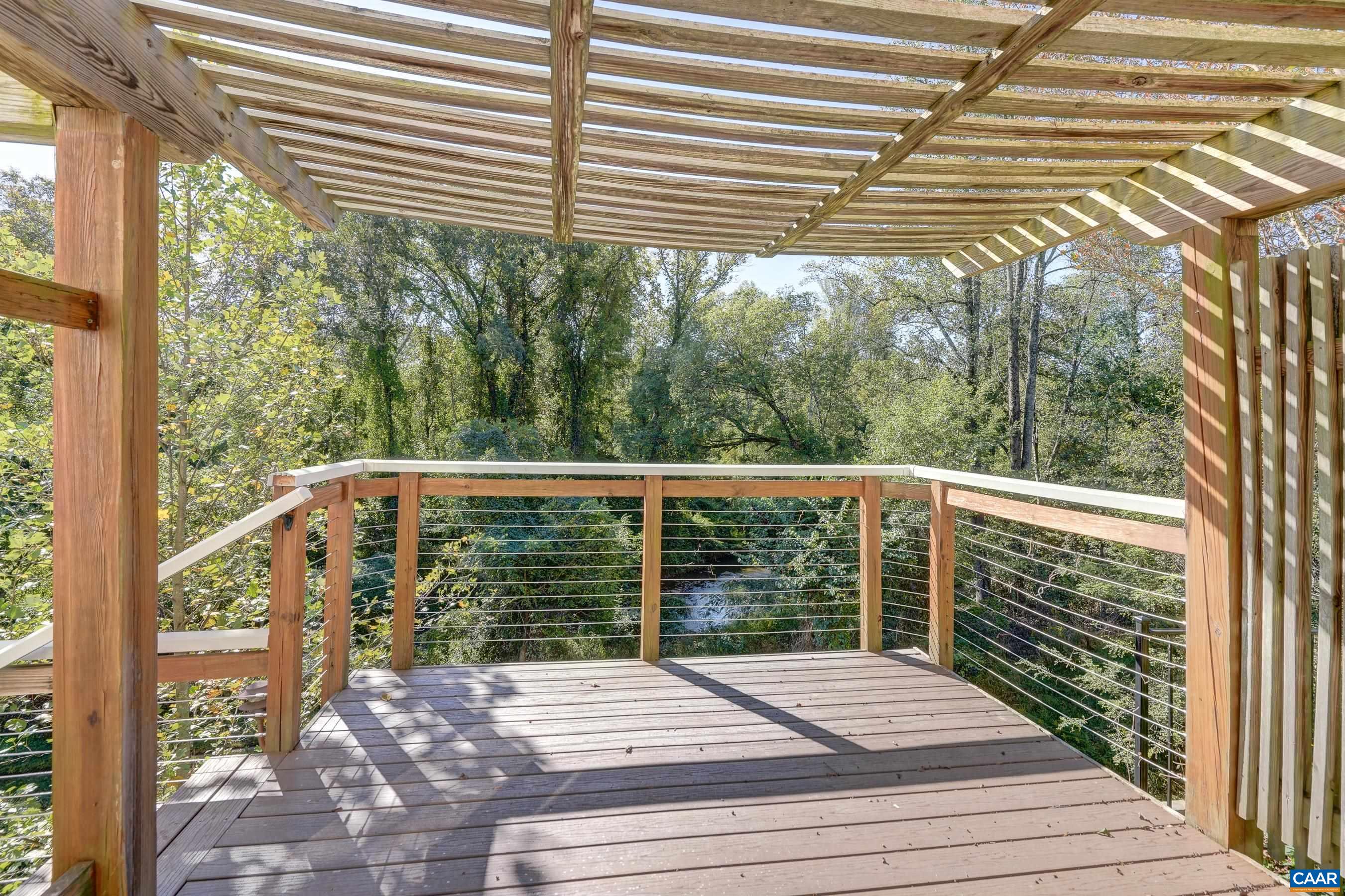 170 BAYLOR LN