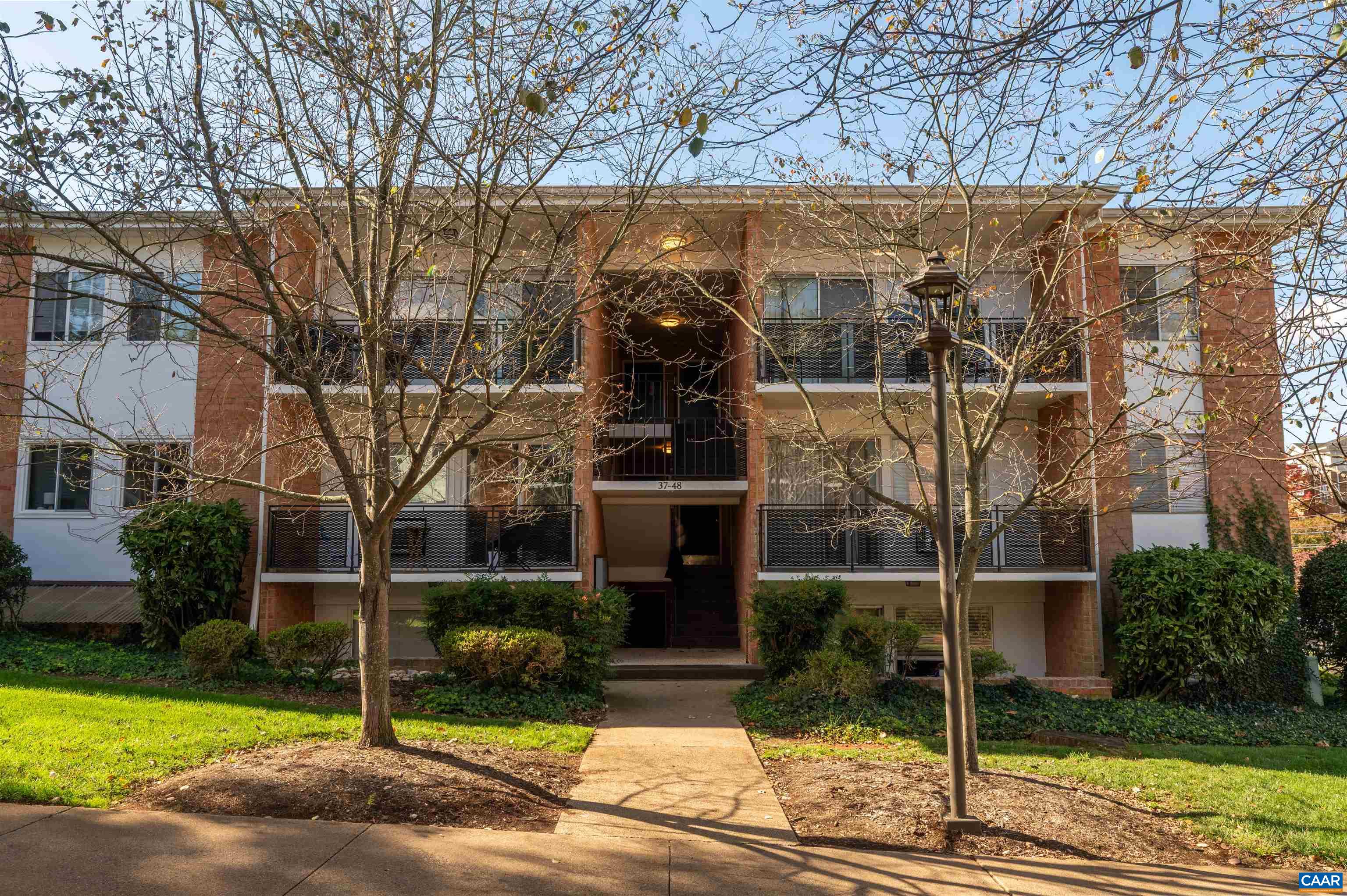 1800 JEFFERSON PARK AVE Unit: 39