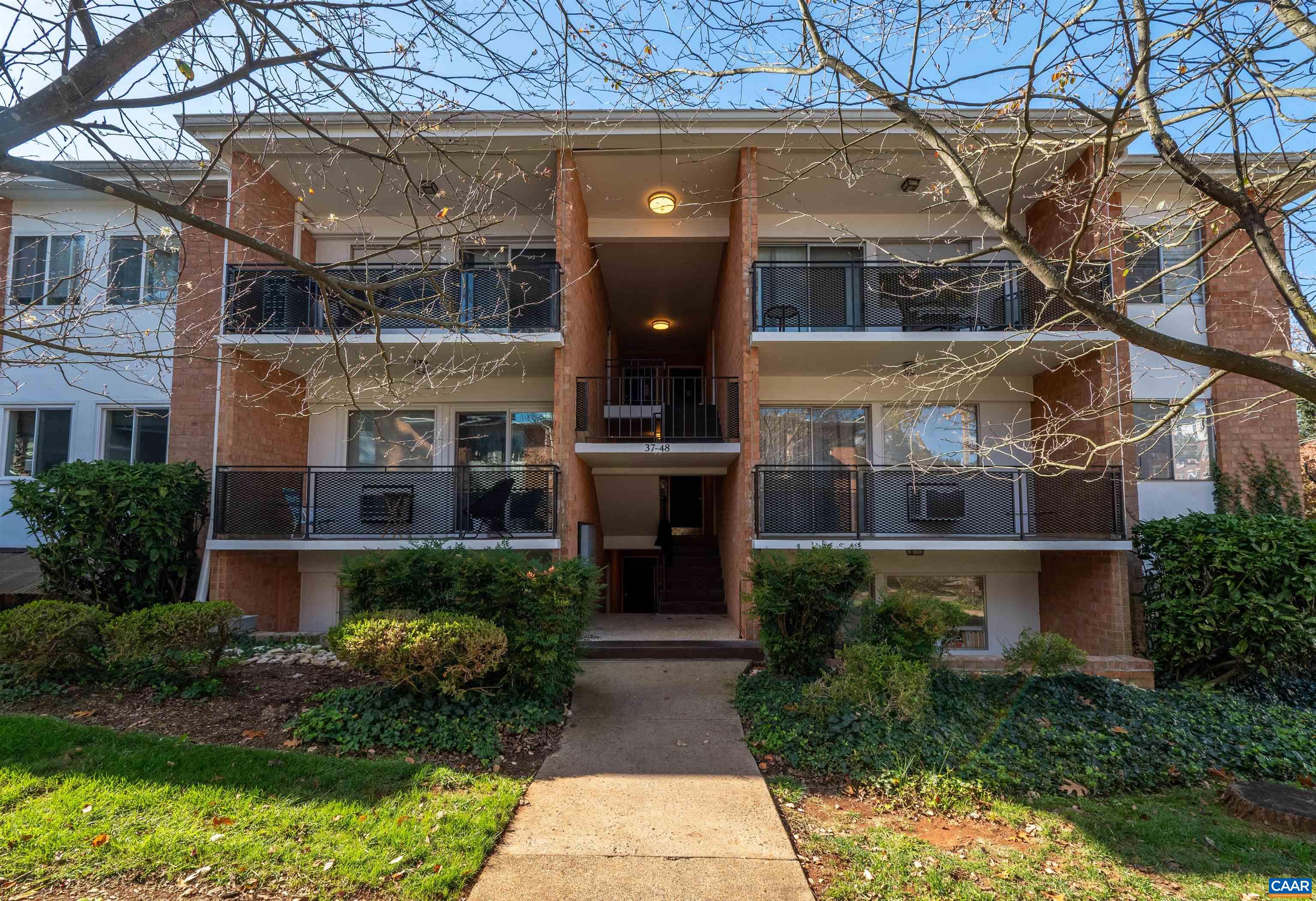 1800 JEFFERSON PARK AVE Unit: 39