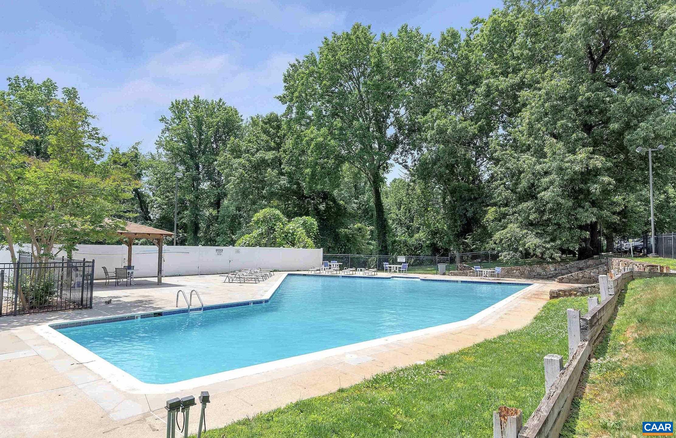 1800 JEFFERSON PARK AVE Unit: 39