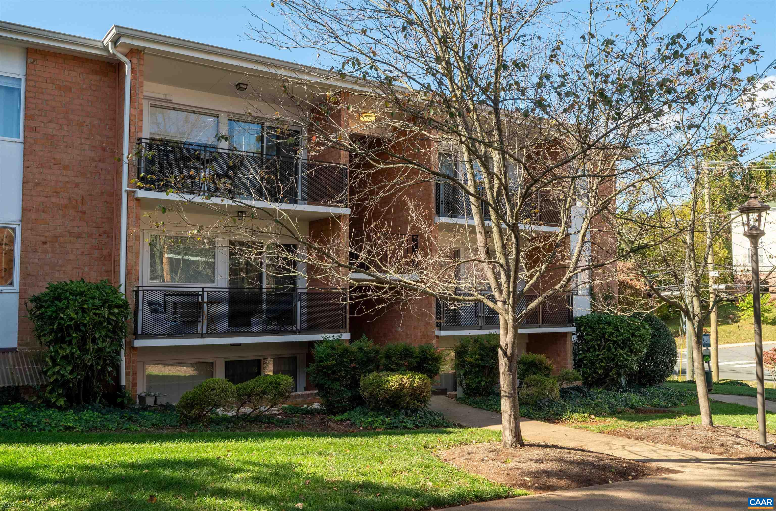 1800 JEFFERSON PARK AVE Unit: 39