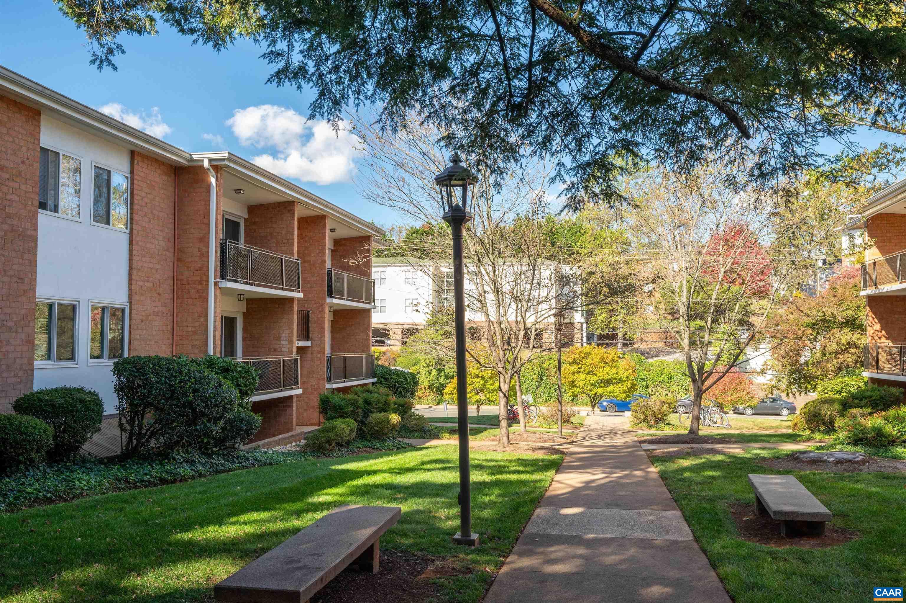 1800 JEFFERSON PARK AVE Unit: 39