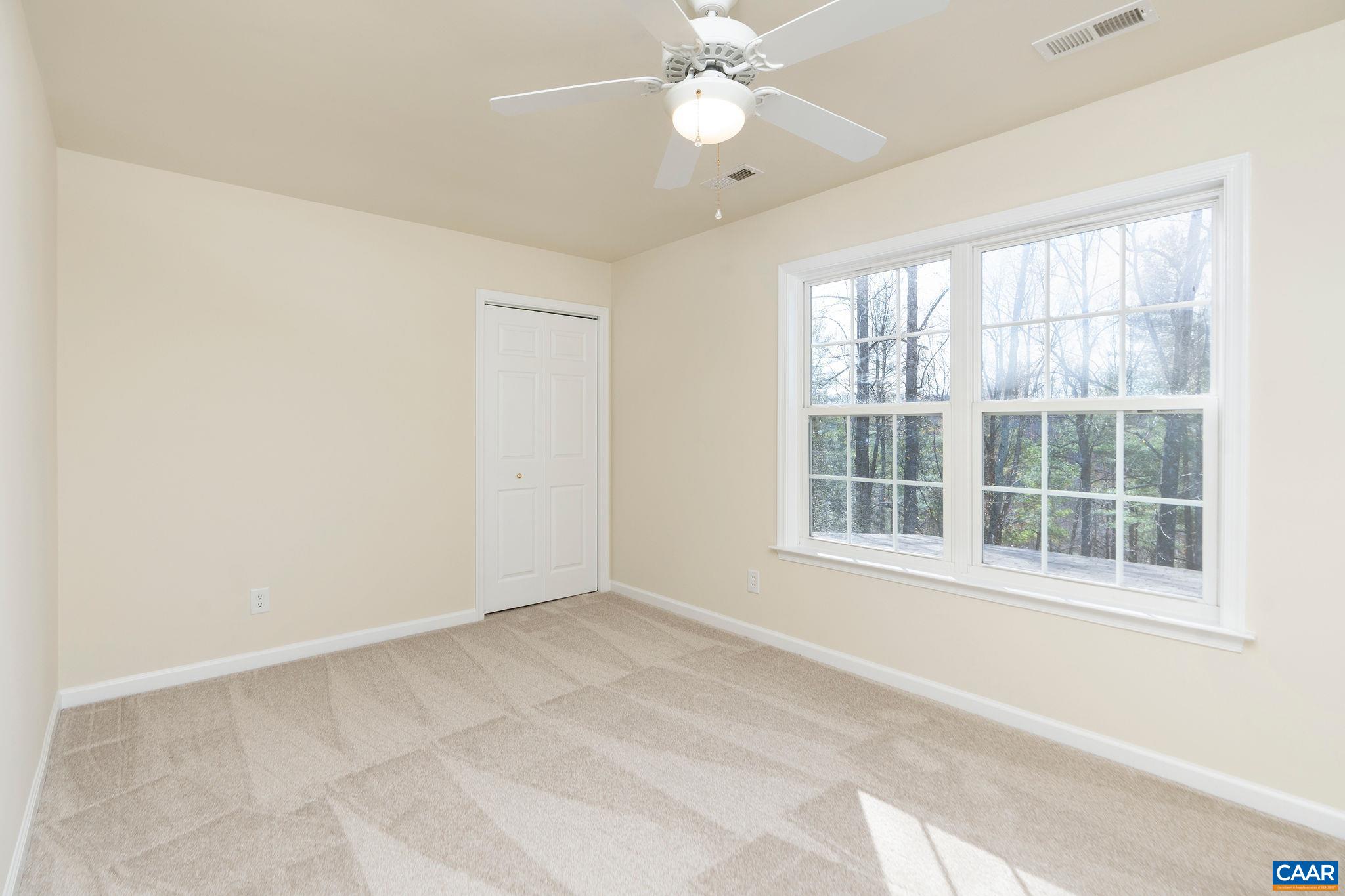 4943 LAKE TREE LN