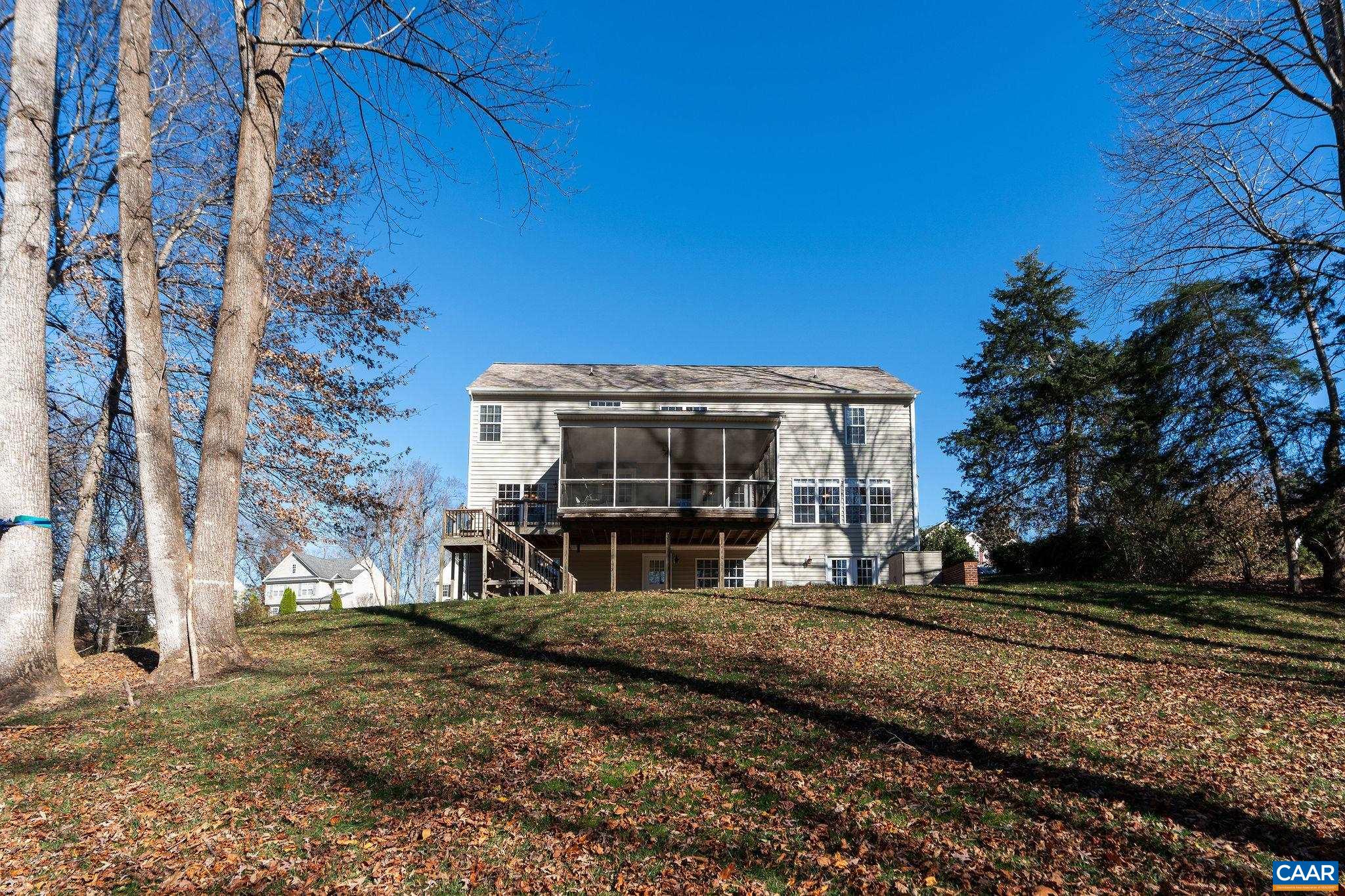 4943 LAKE TREE LN