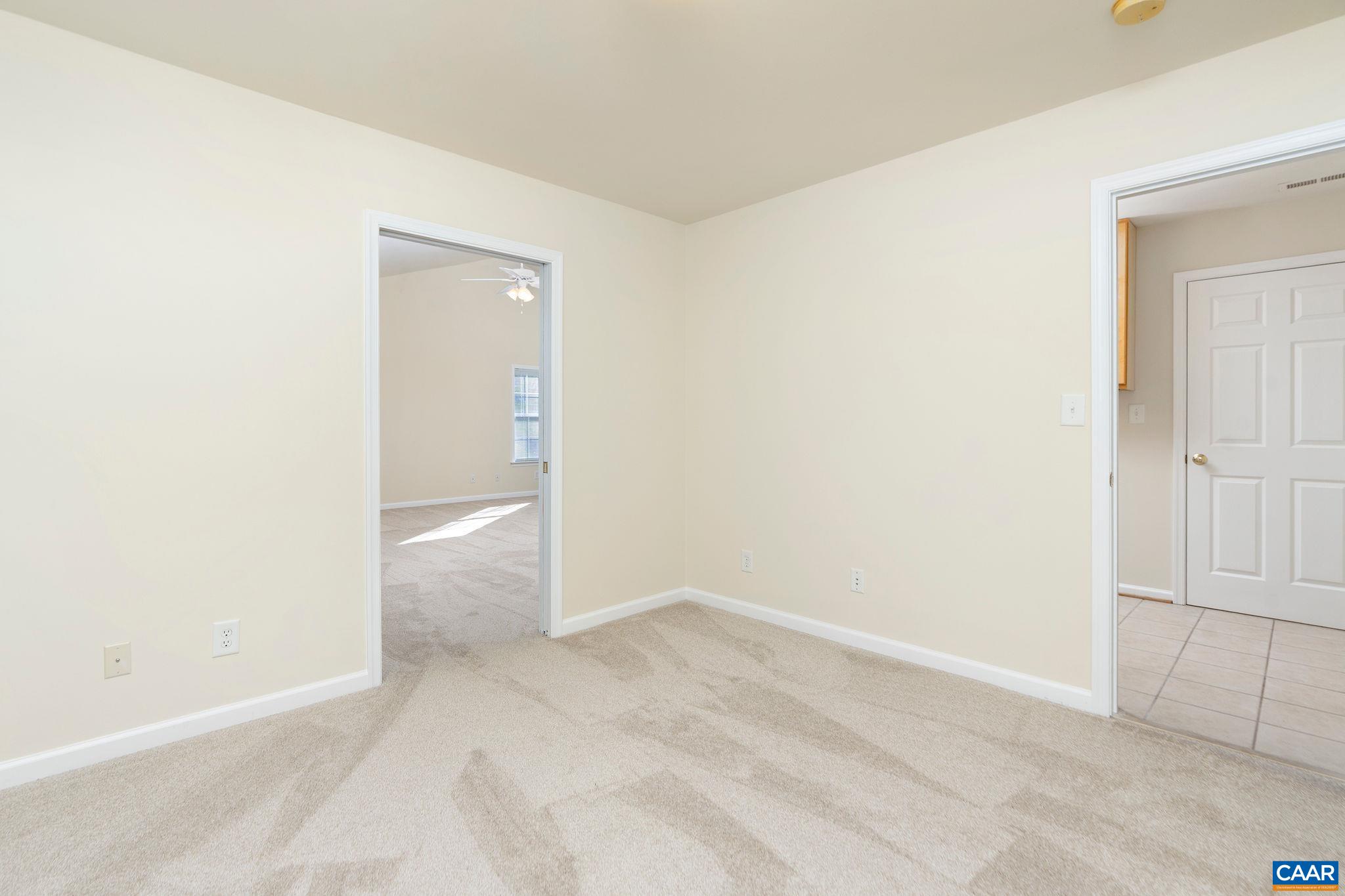 4943 LAKE TREE LN