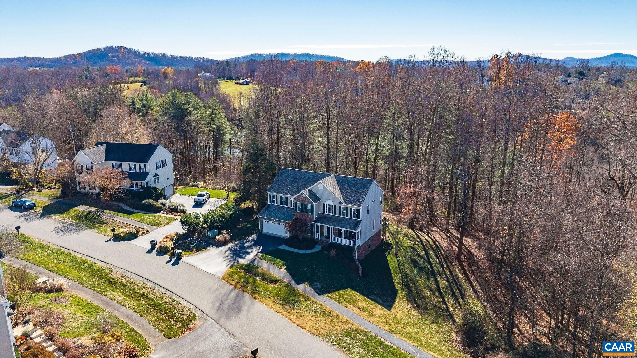 4943 LAKE TREE LN