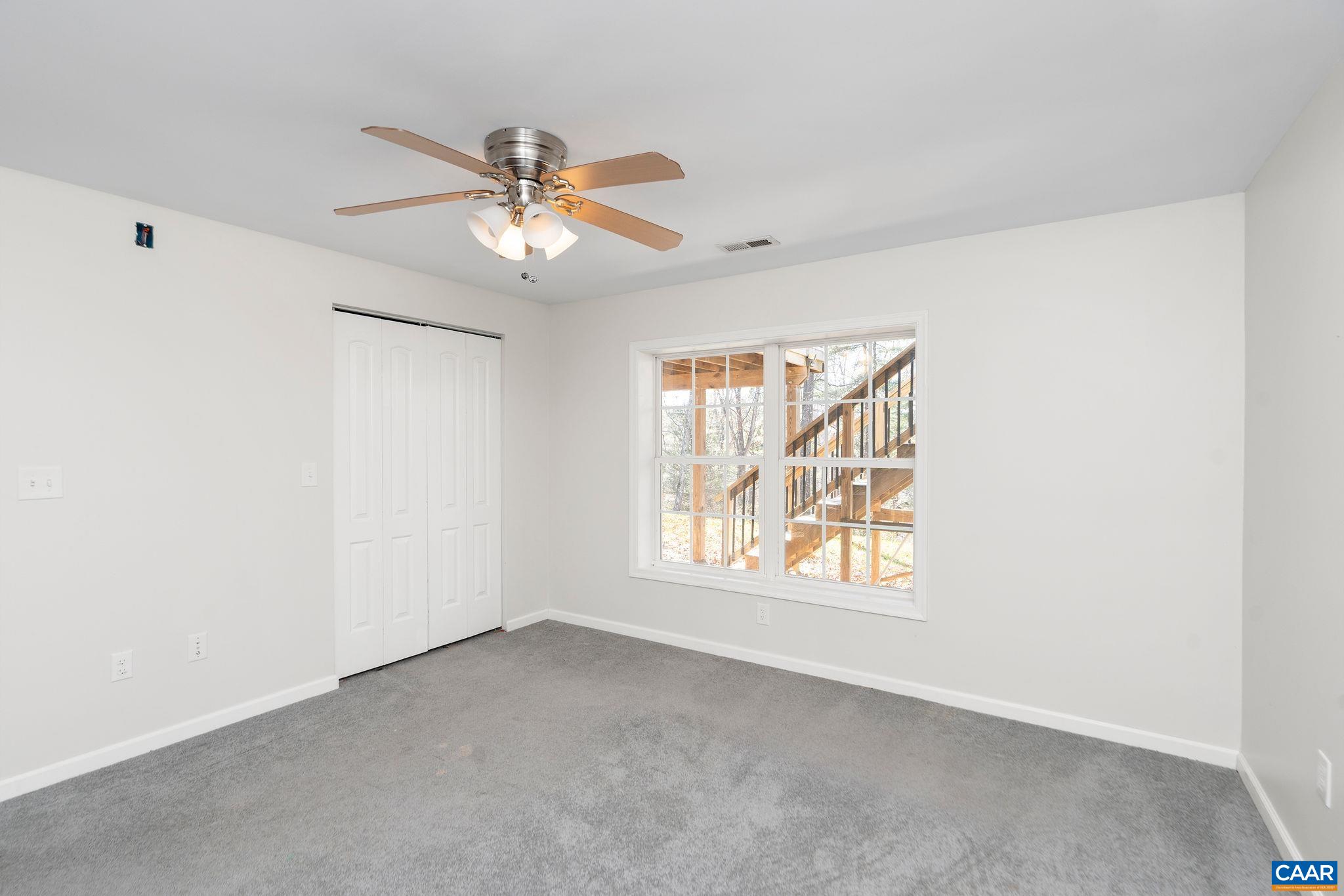 4943 LAKE TREE LN