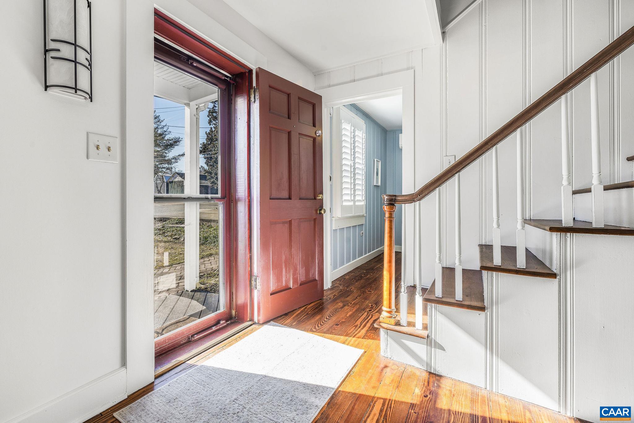 201 PALATINE AVE