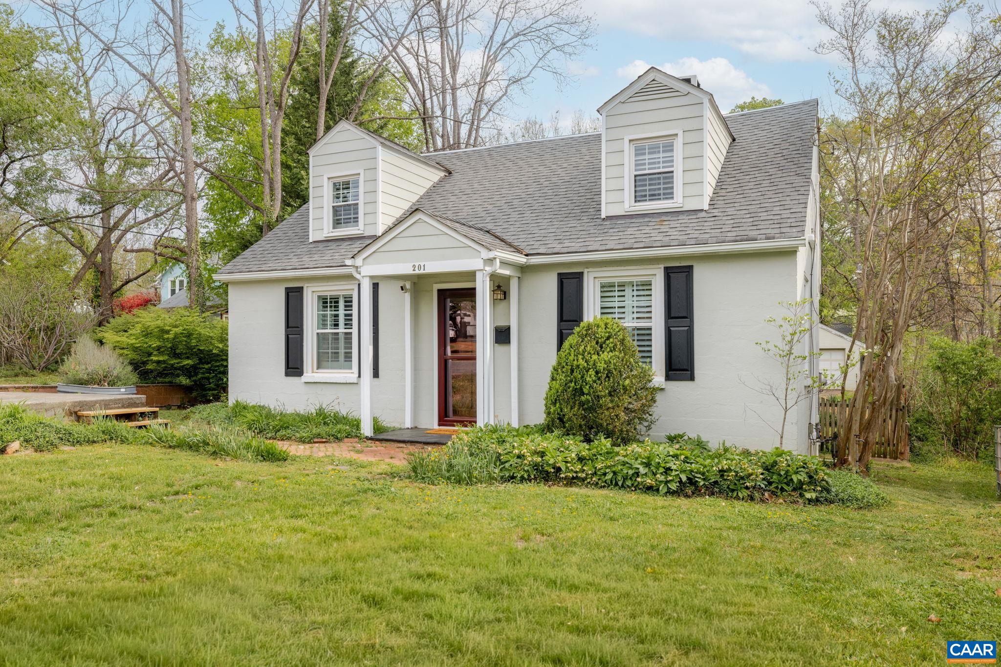 201 PALATINE AVE