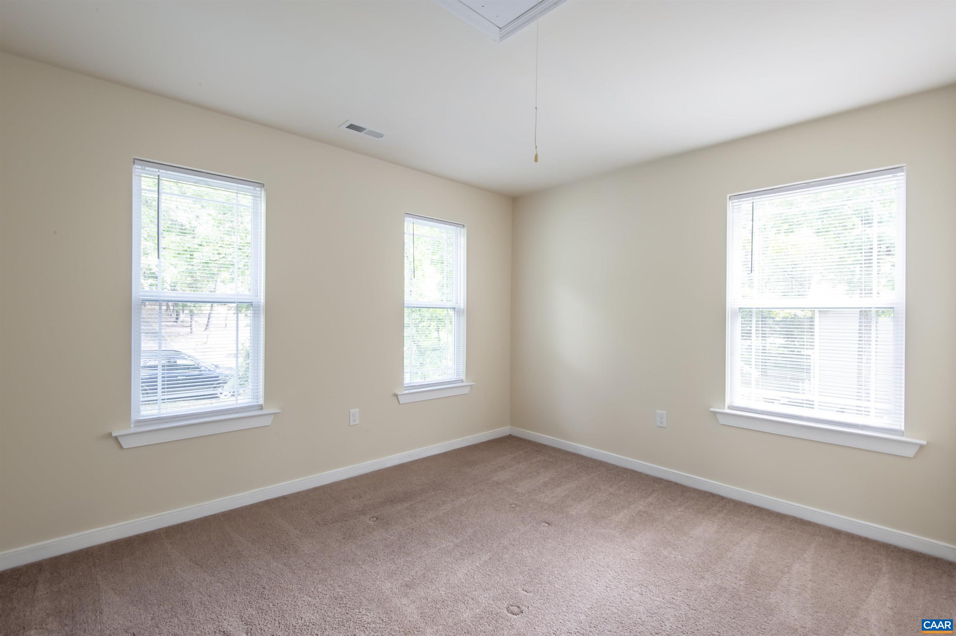 13 ZEPHYR RD
