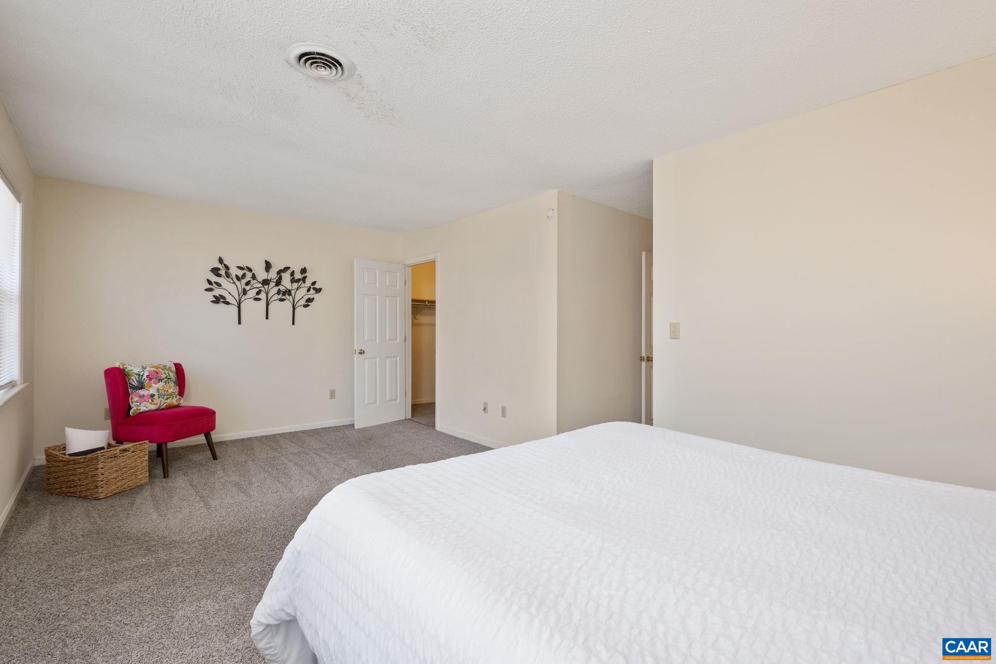320 WESTFIELD RD