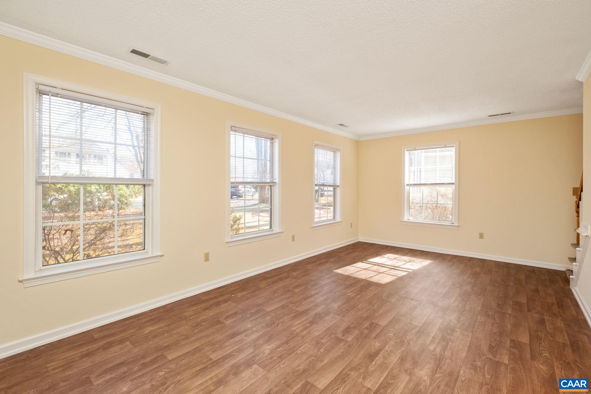 320 WESTFIELD RD