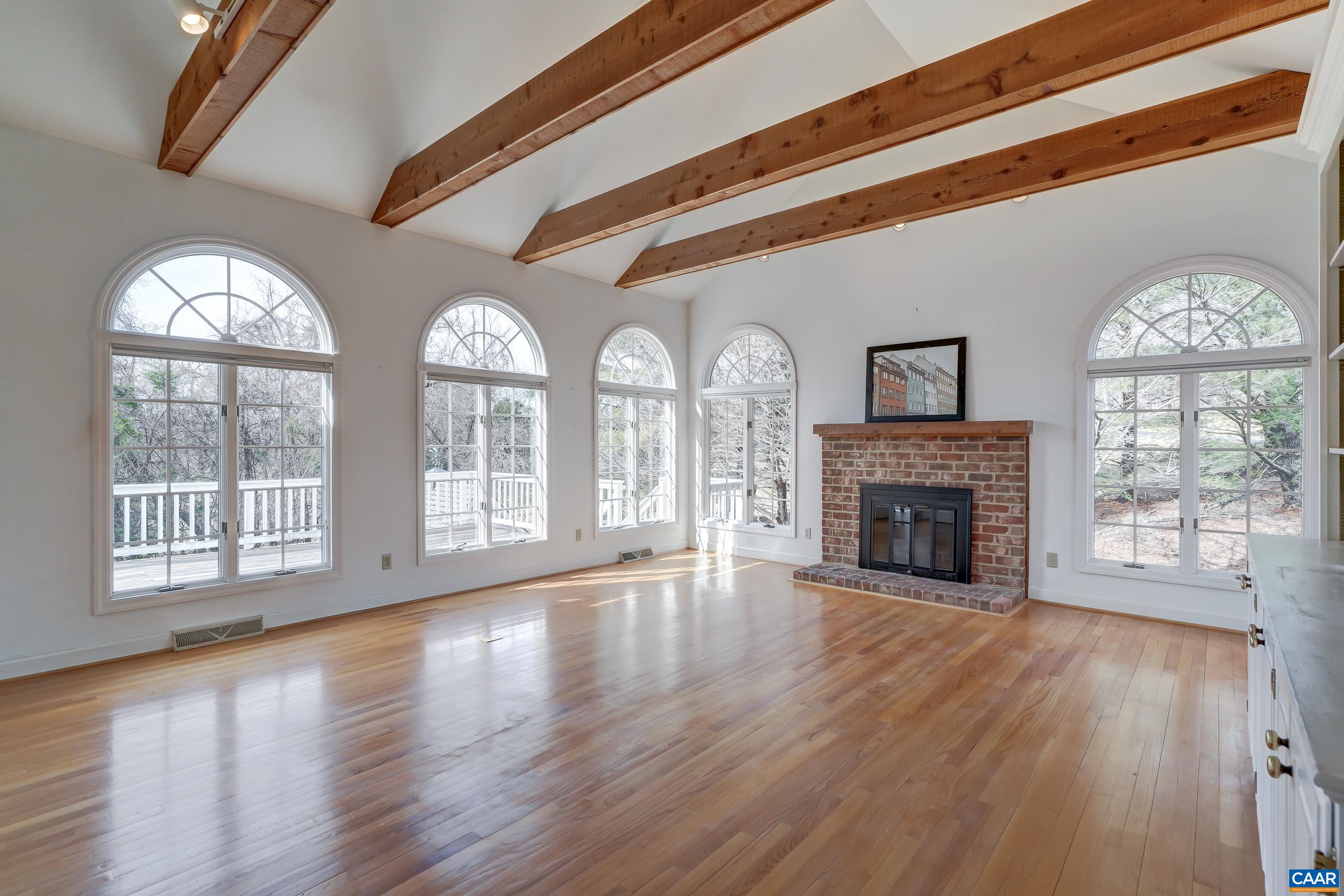 1480 STABLE LN
