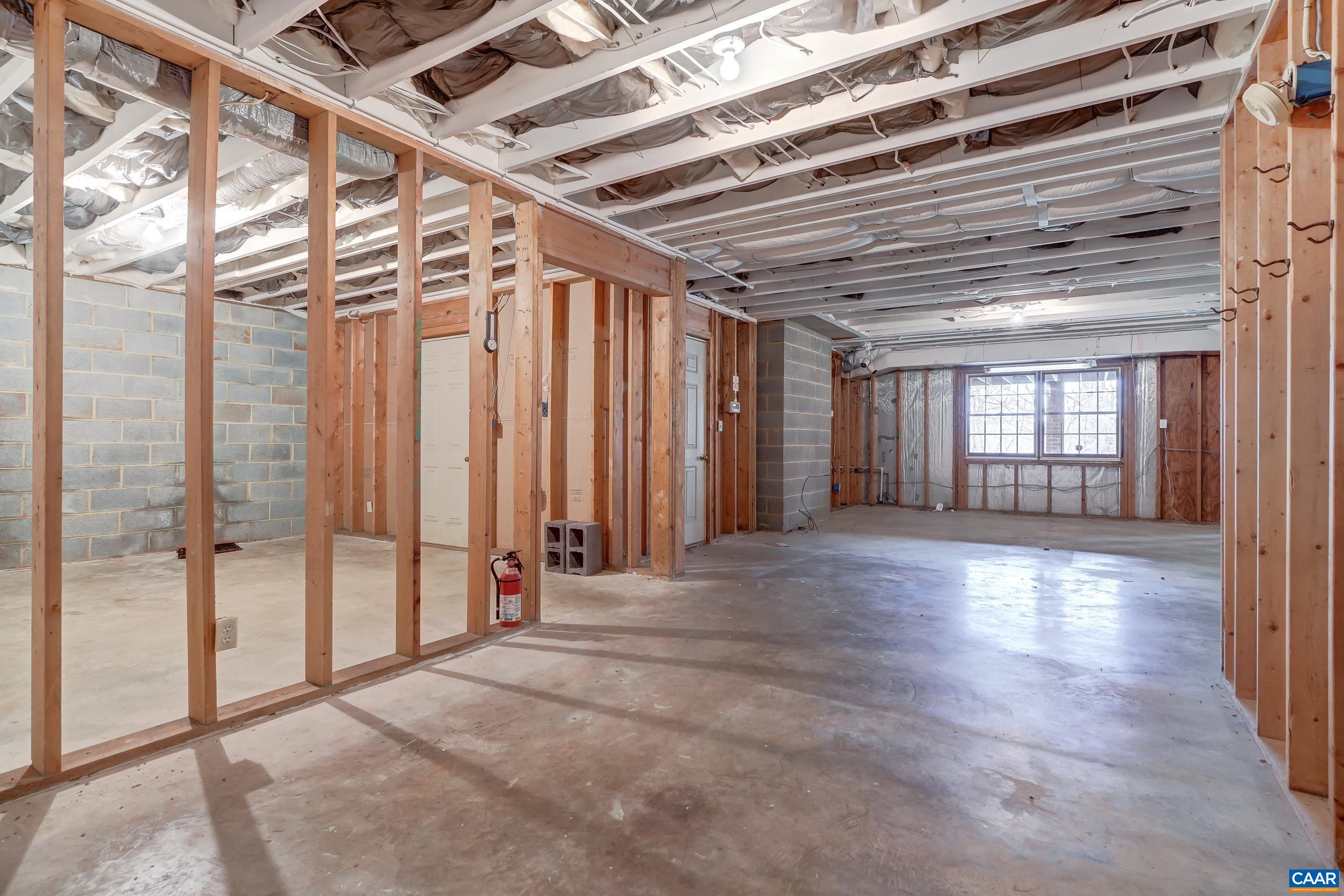 1480 STABLE LN