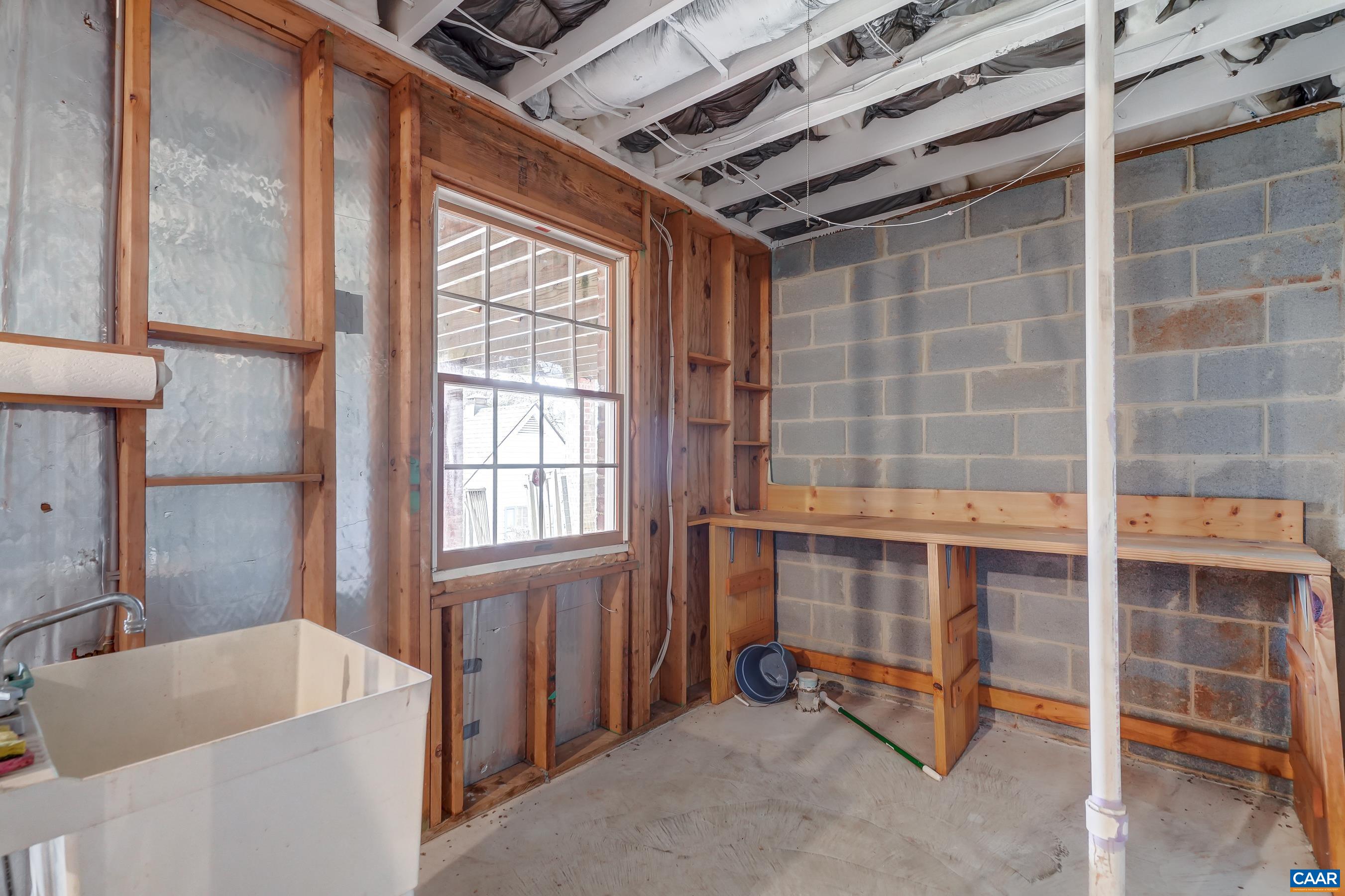 1480 STABLE LN