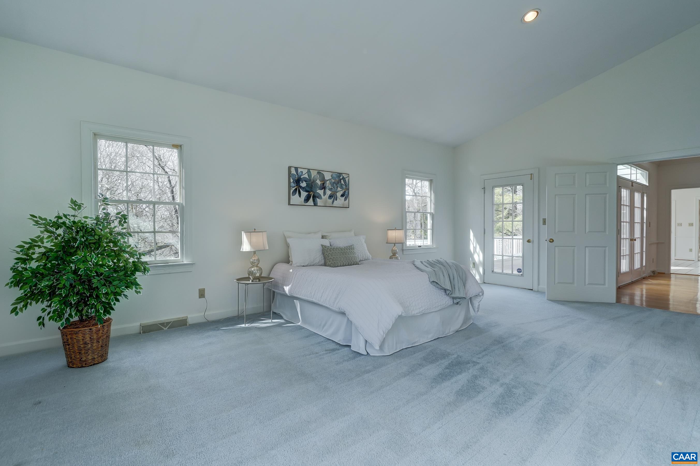 1480 STABLE LN