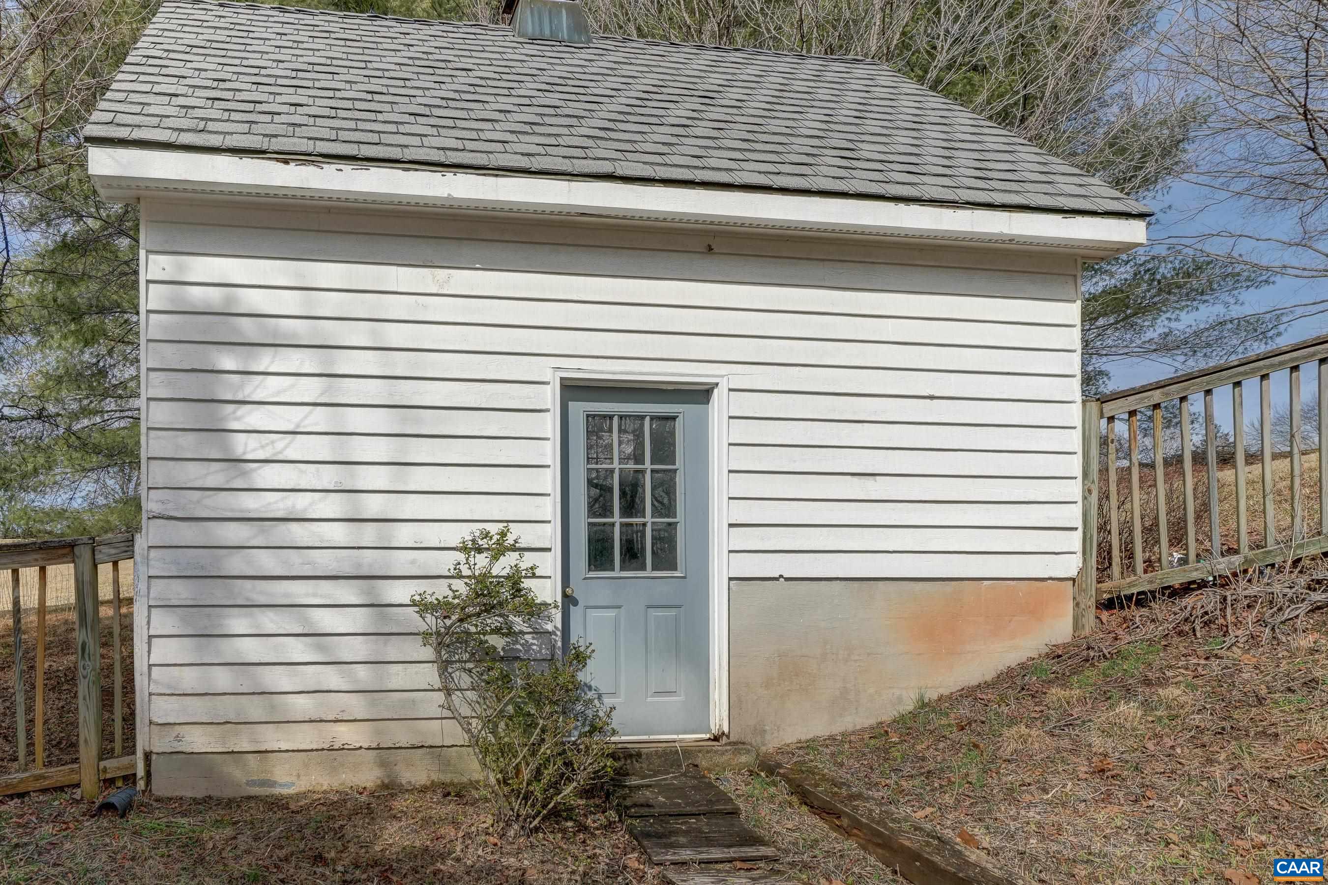 1480 STABLE LN