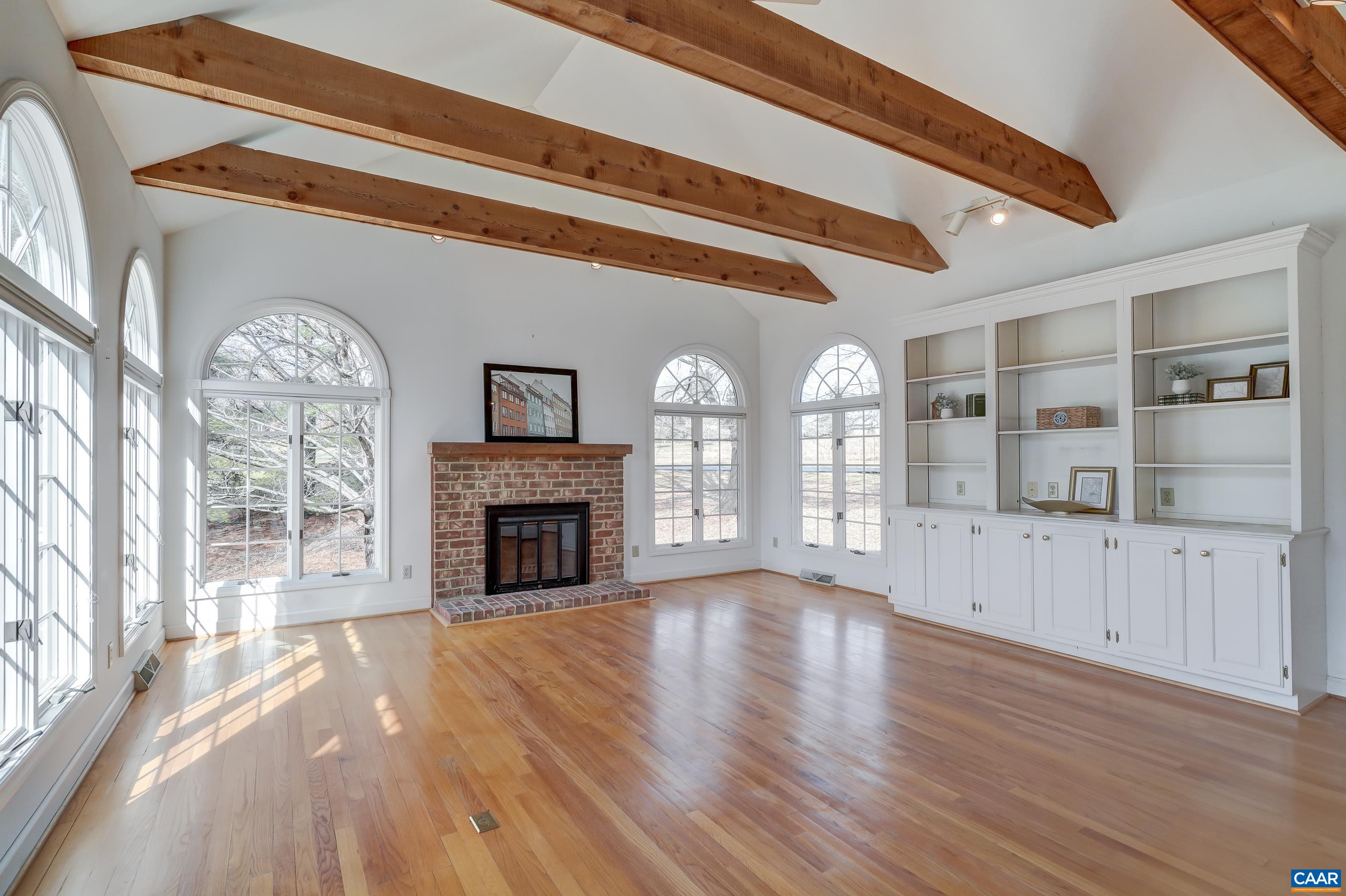 1480 STABLE LN