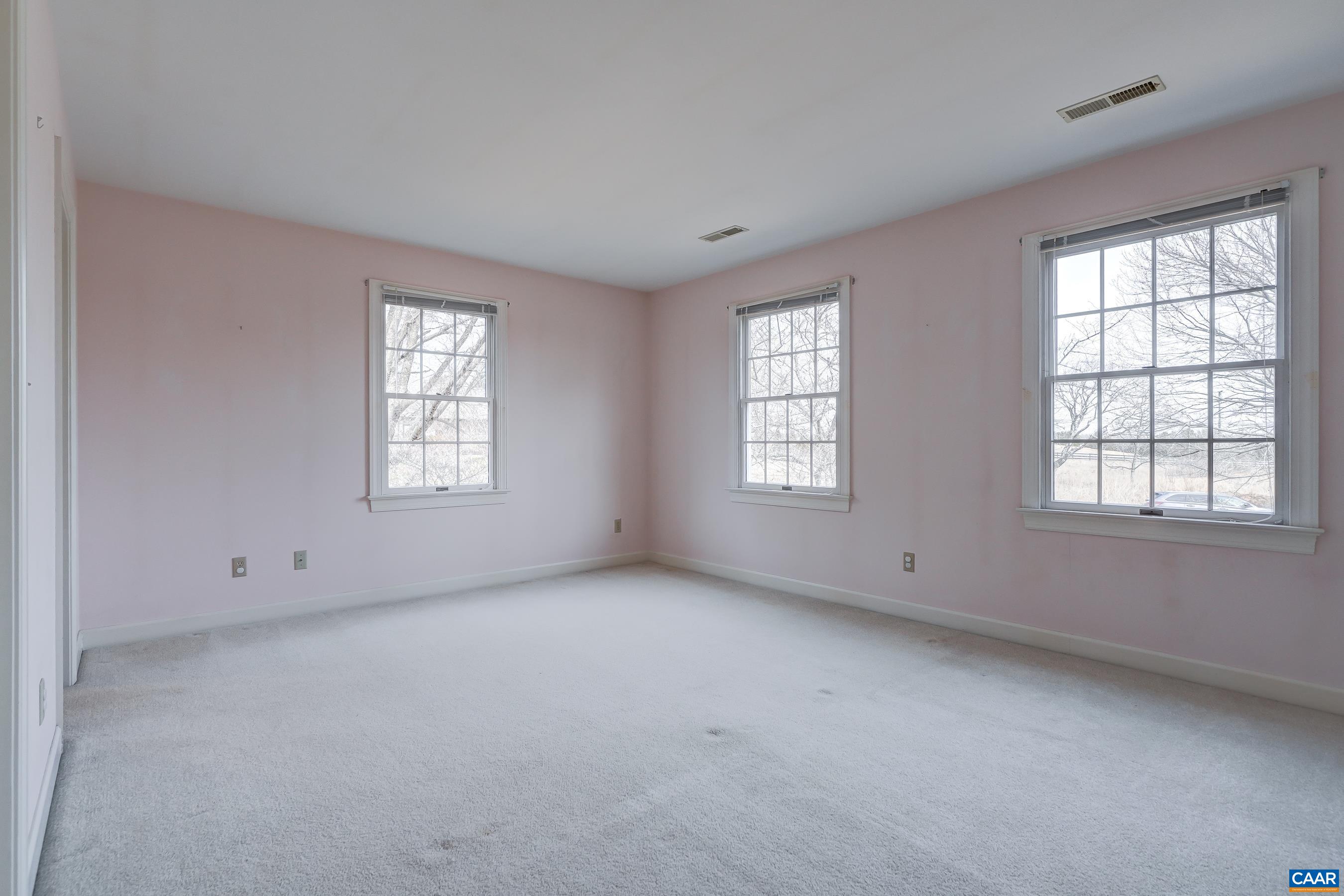 1480 STABLE LN