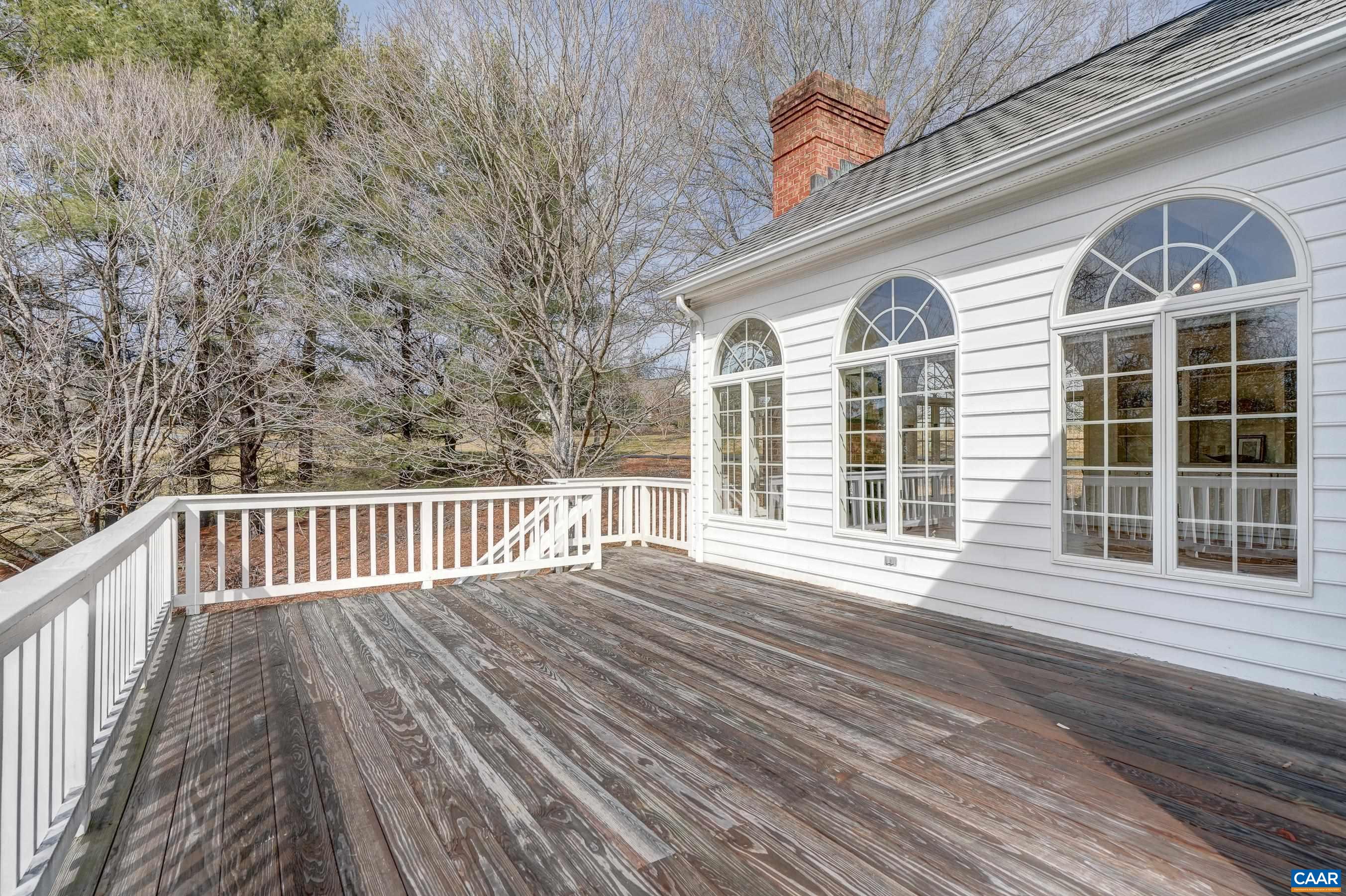 1480 STABLE LN