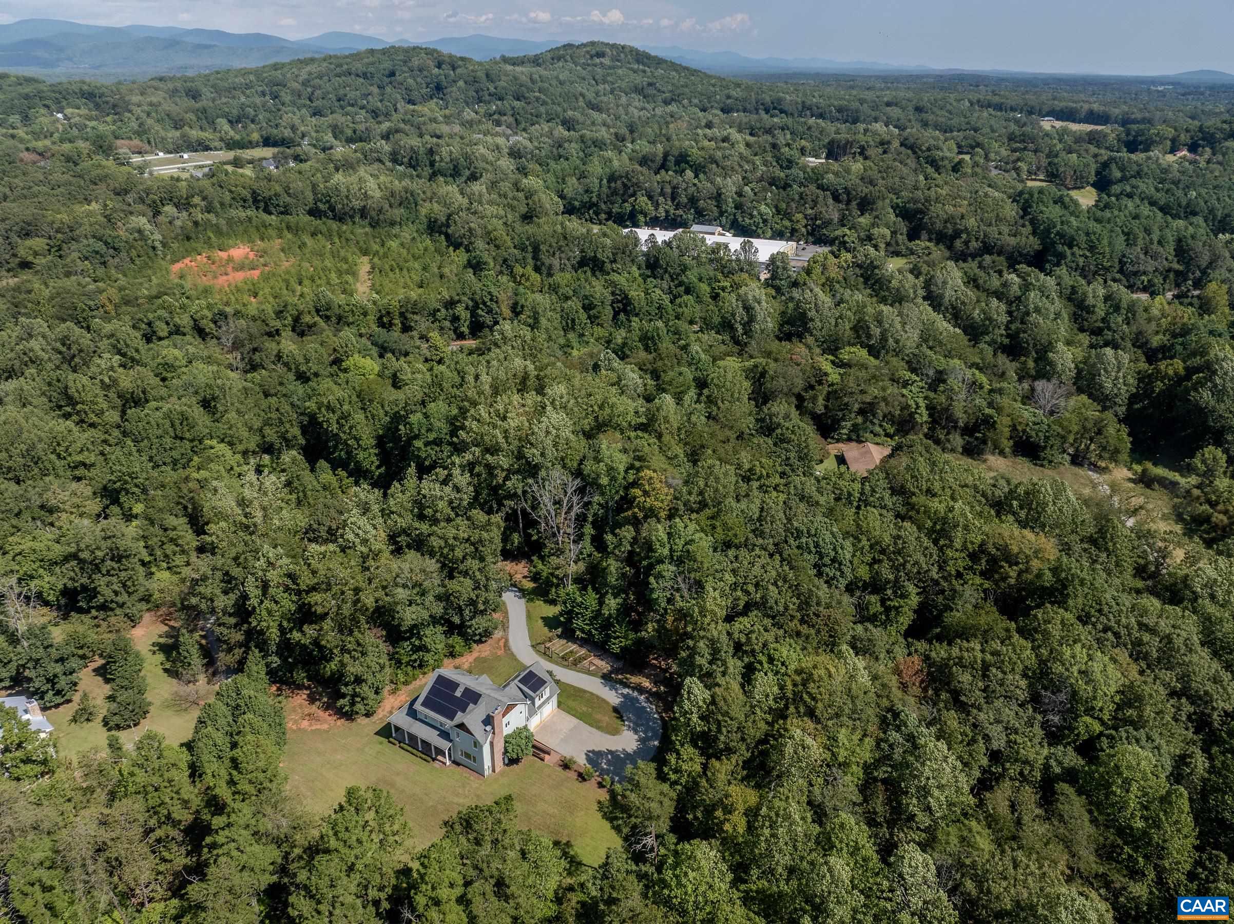 140 LYNX FARM LN