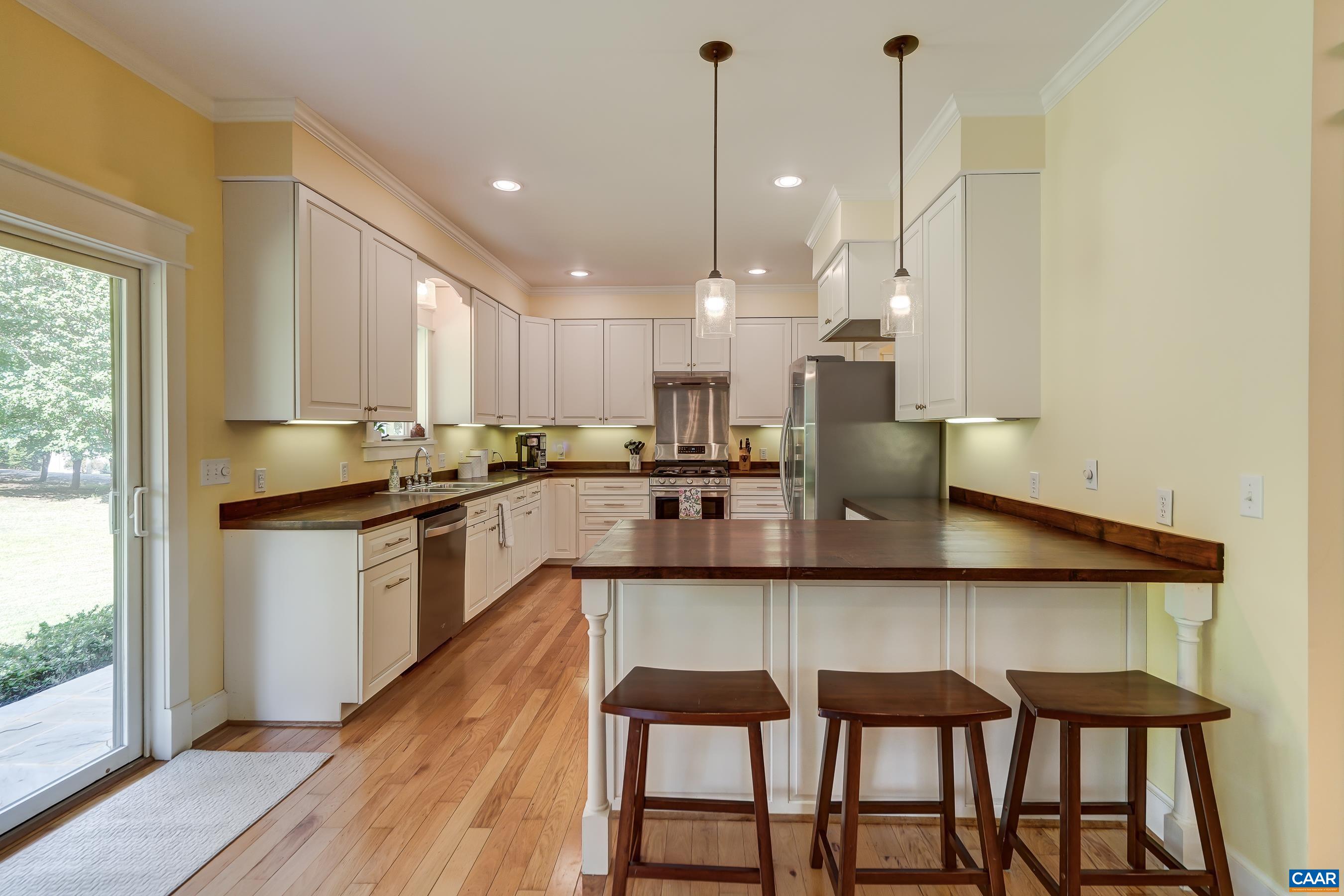 140 LYNX FARM LN