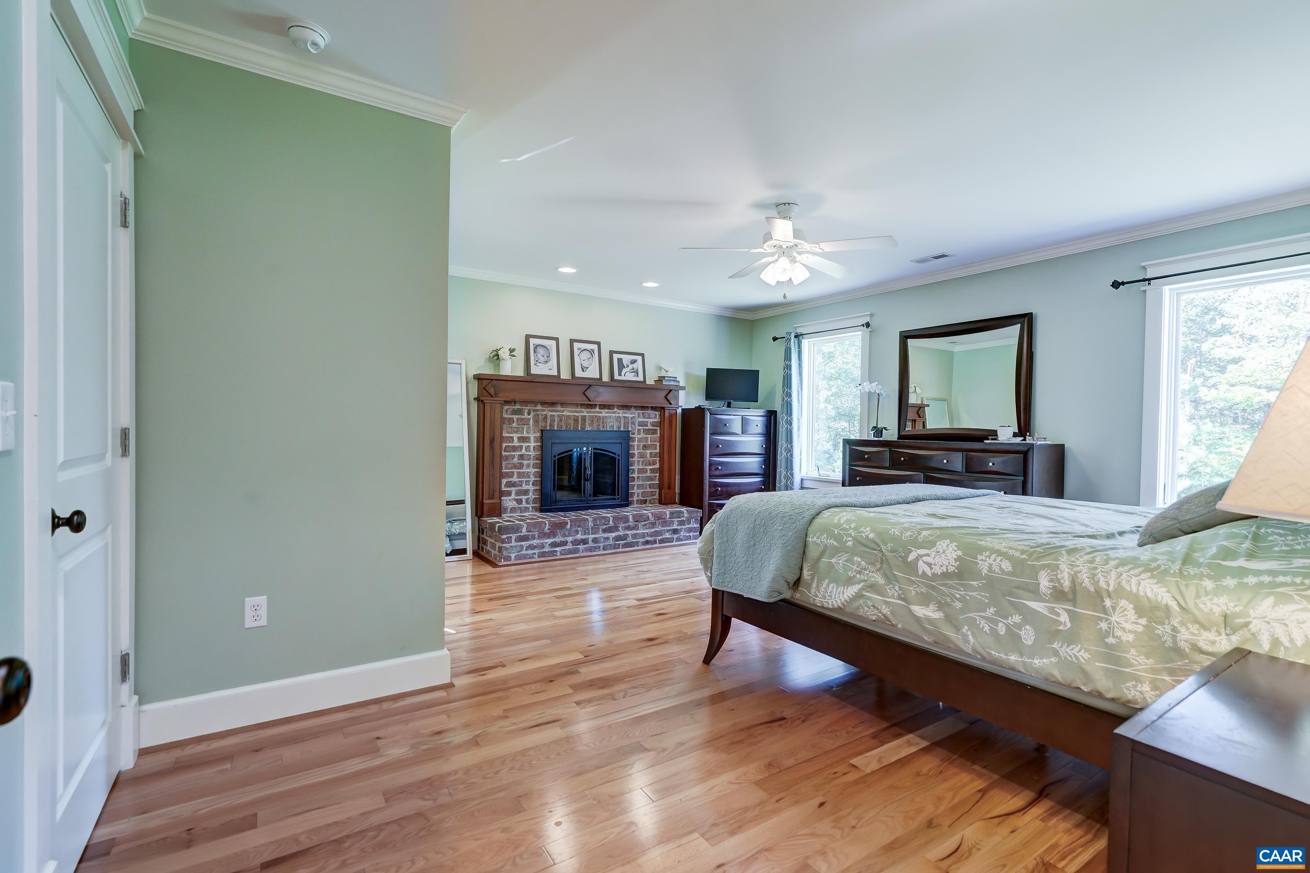 140 LYNX FARM LN