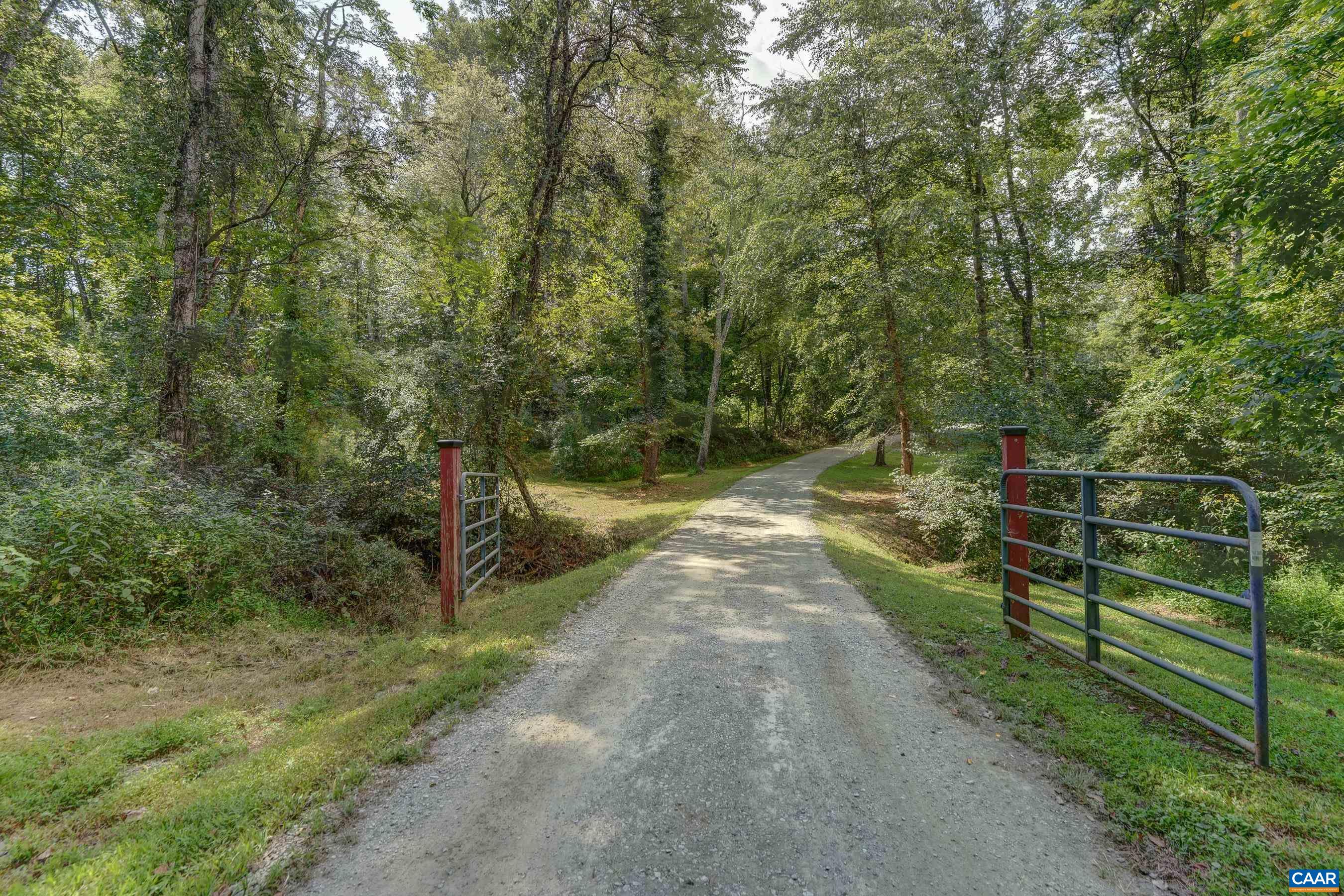 140 LYNX FARM LN
