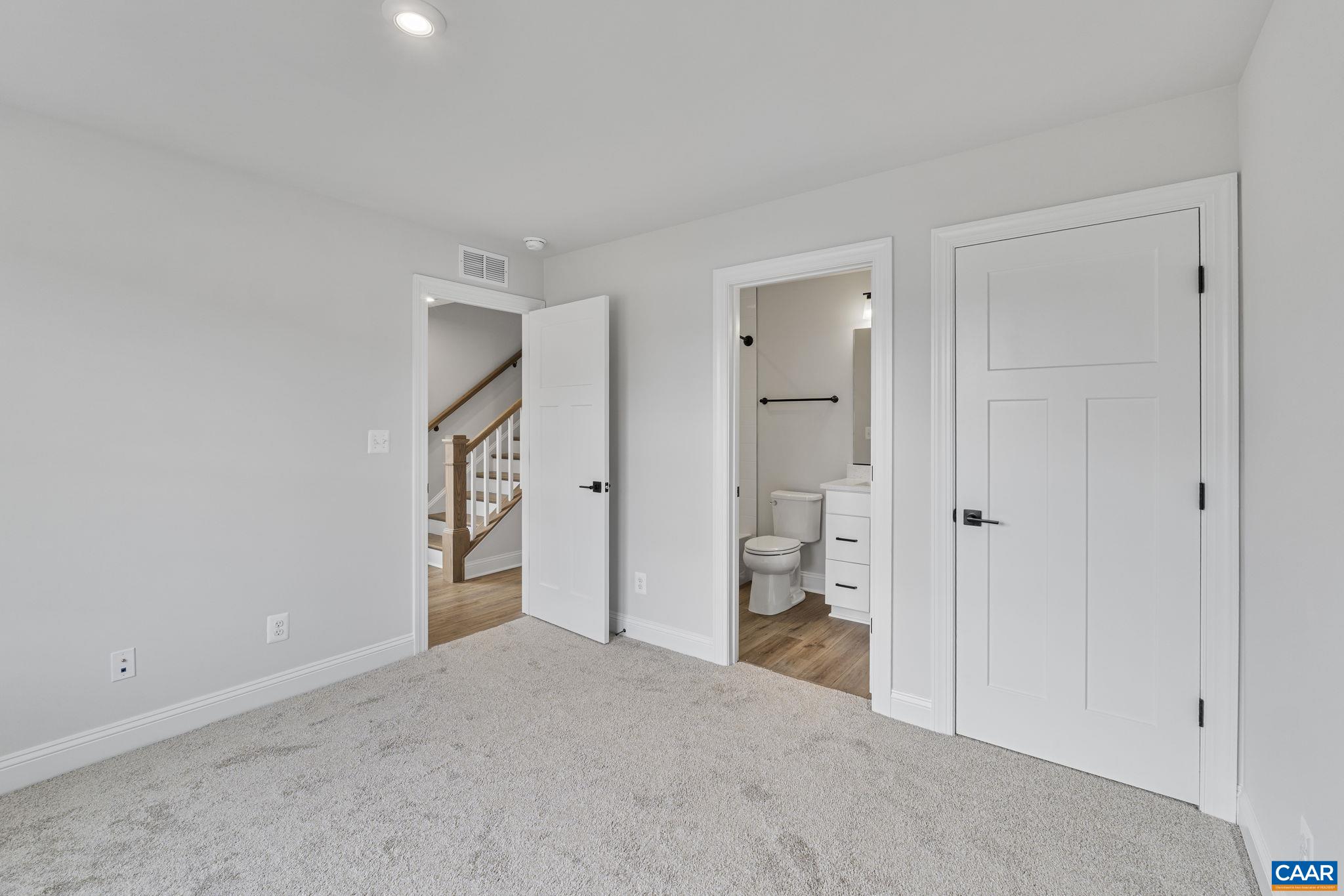 746 PARK RIDGE DR