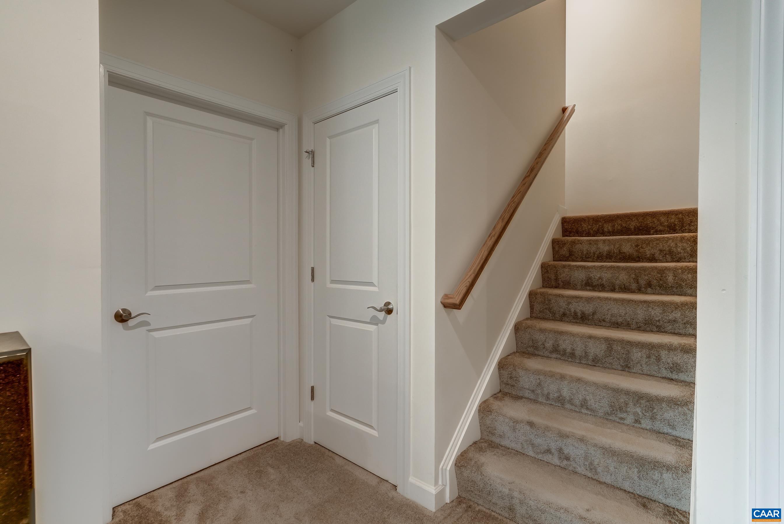 330 BISHOPGATE LN