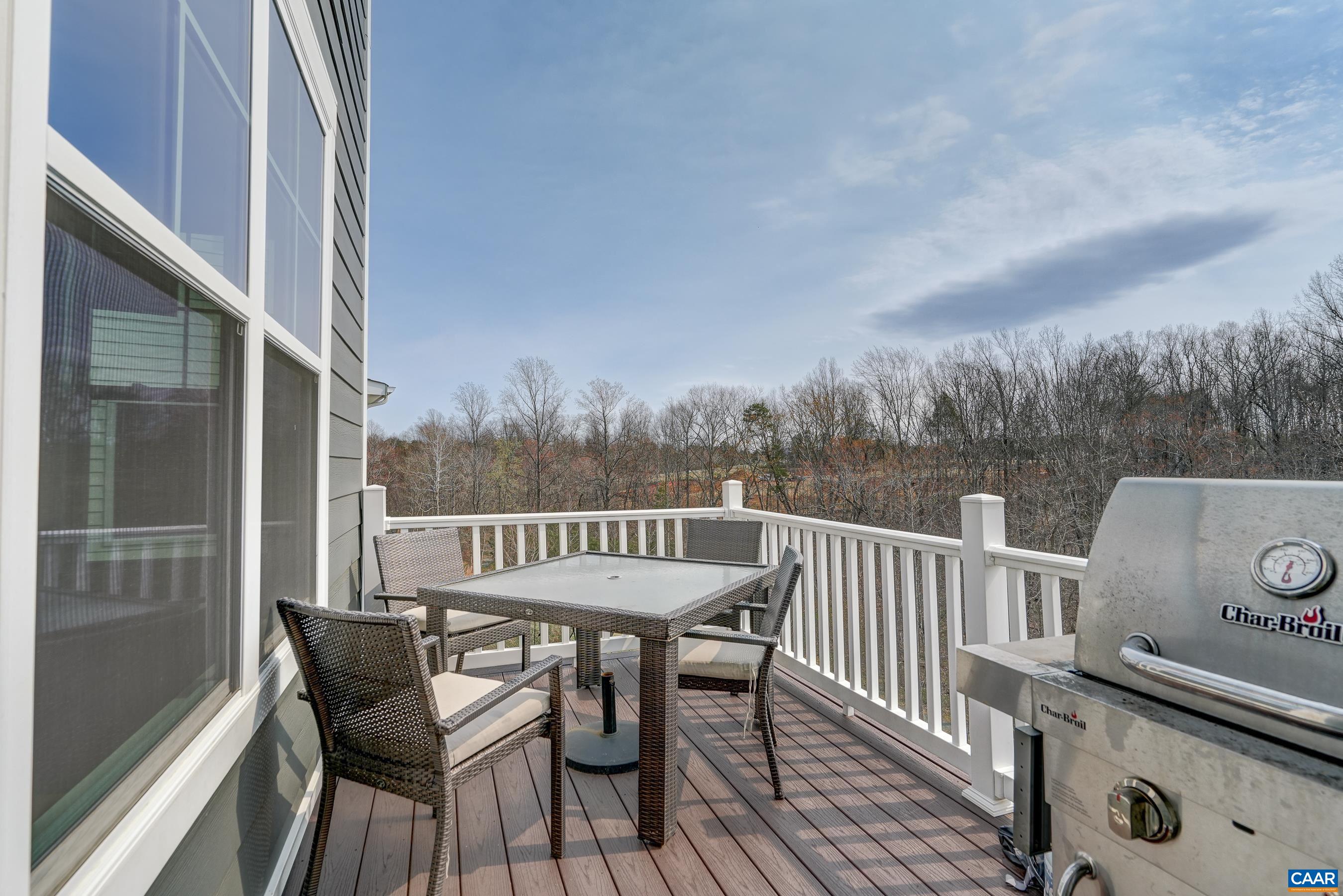 330 BISHOPGATE LN