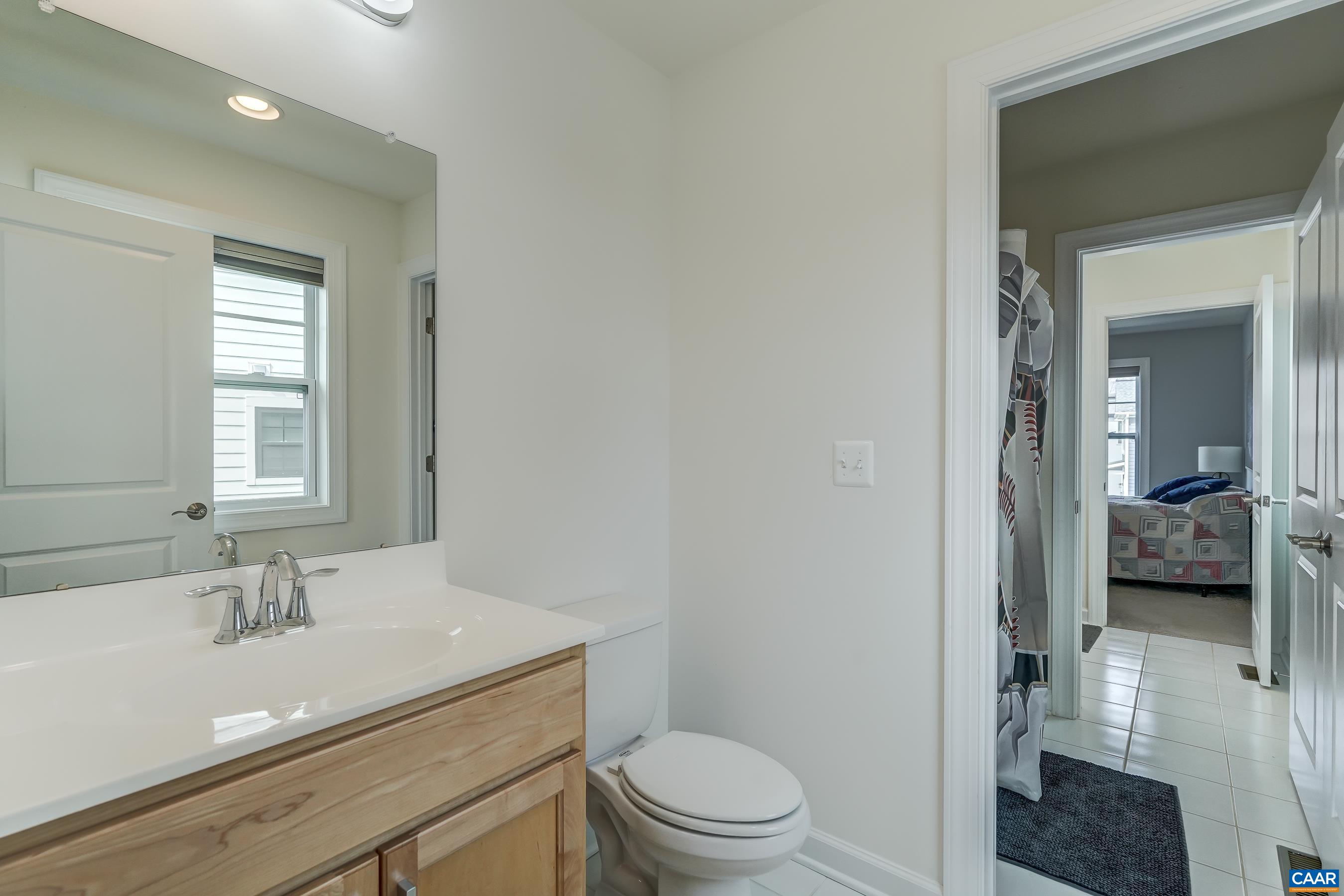 330 BISHOPGATE LN