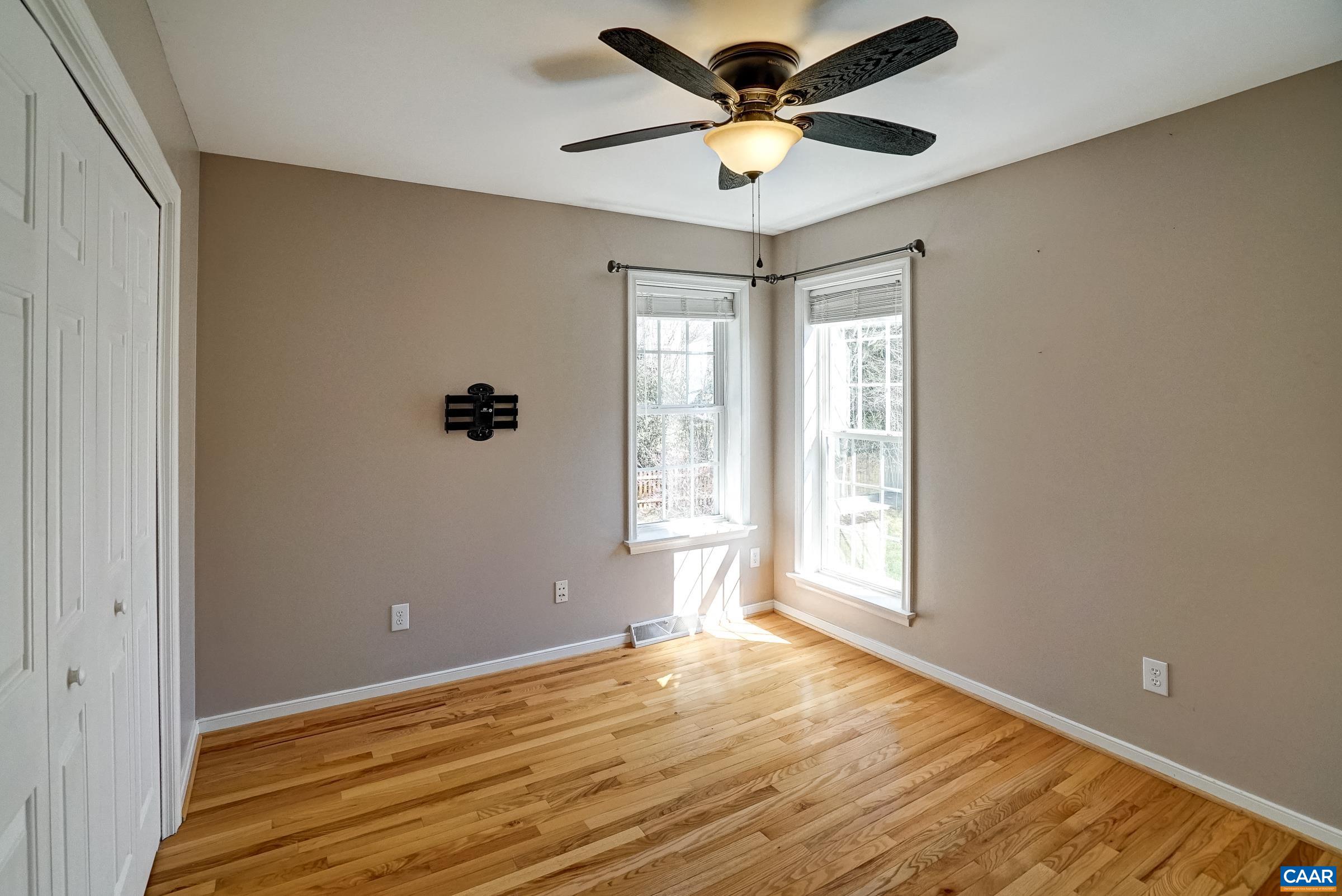 145 GRAYROCK DR