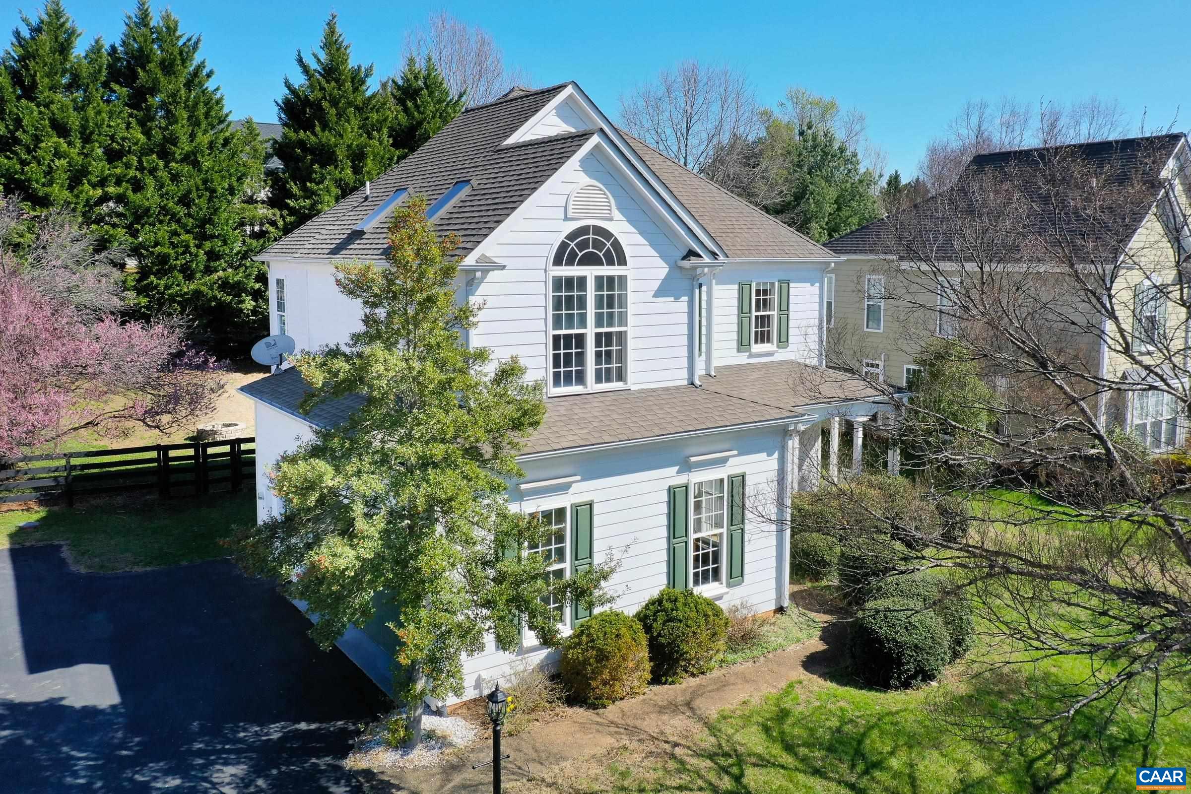 145 GRAYROCK DR