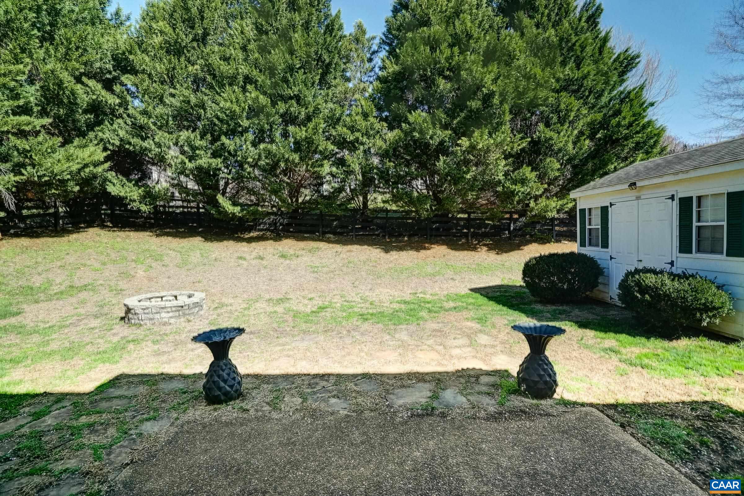 145 GRAYROCK DR