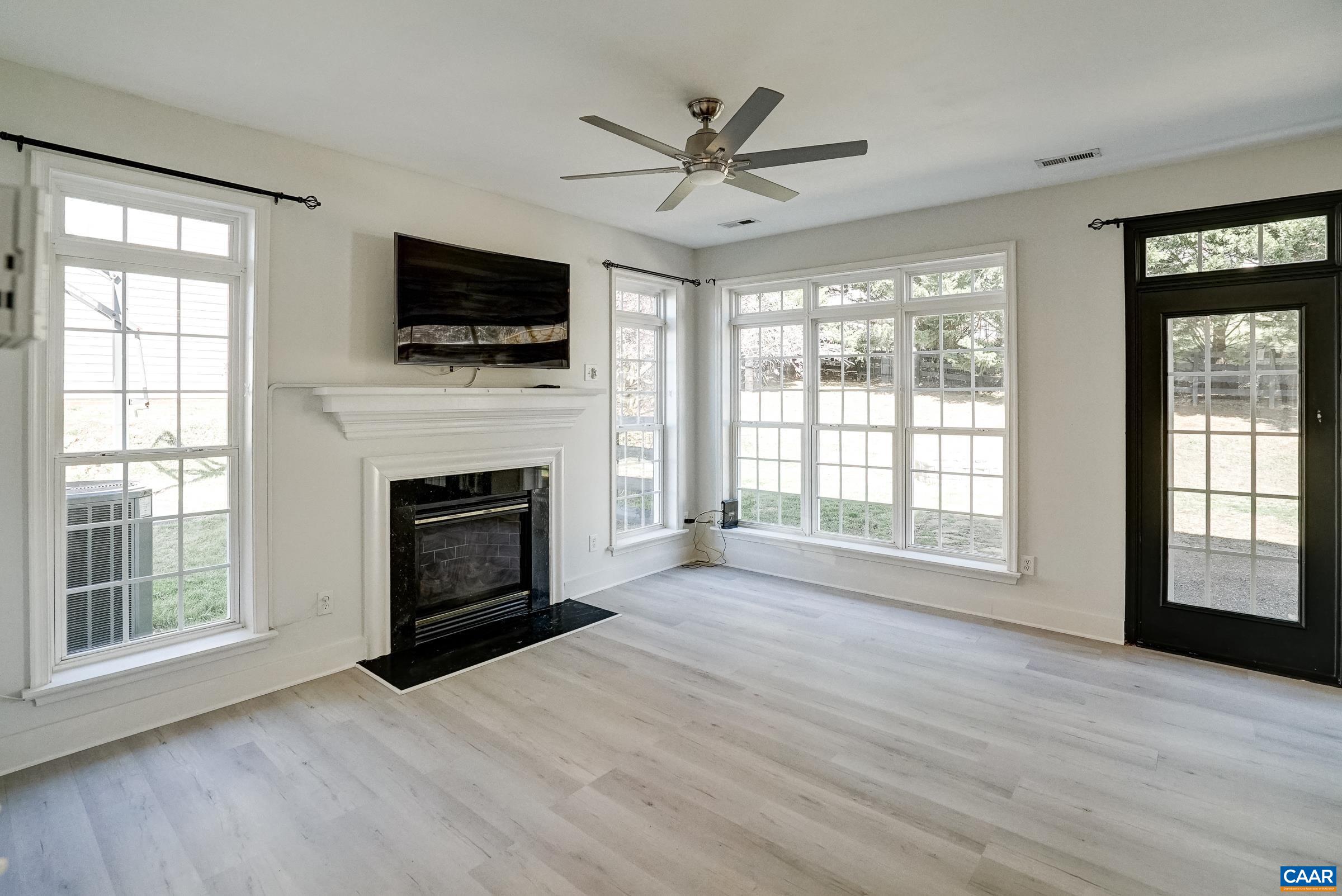 145 GRAYROCK DR