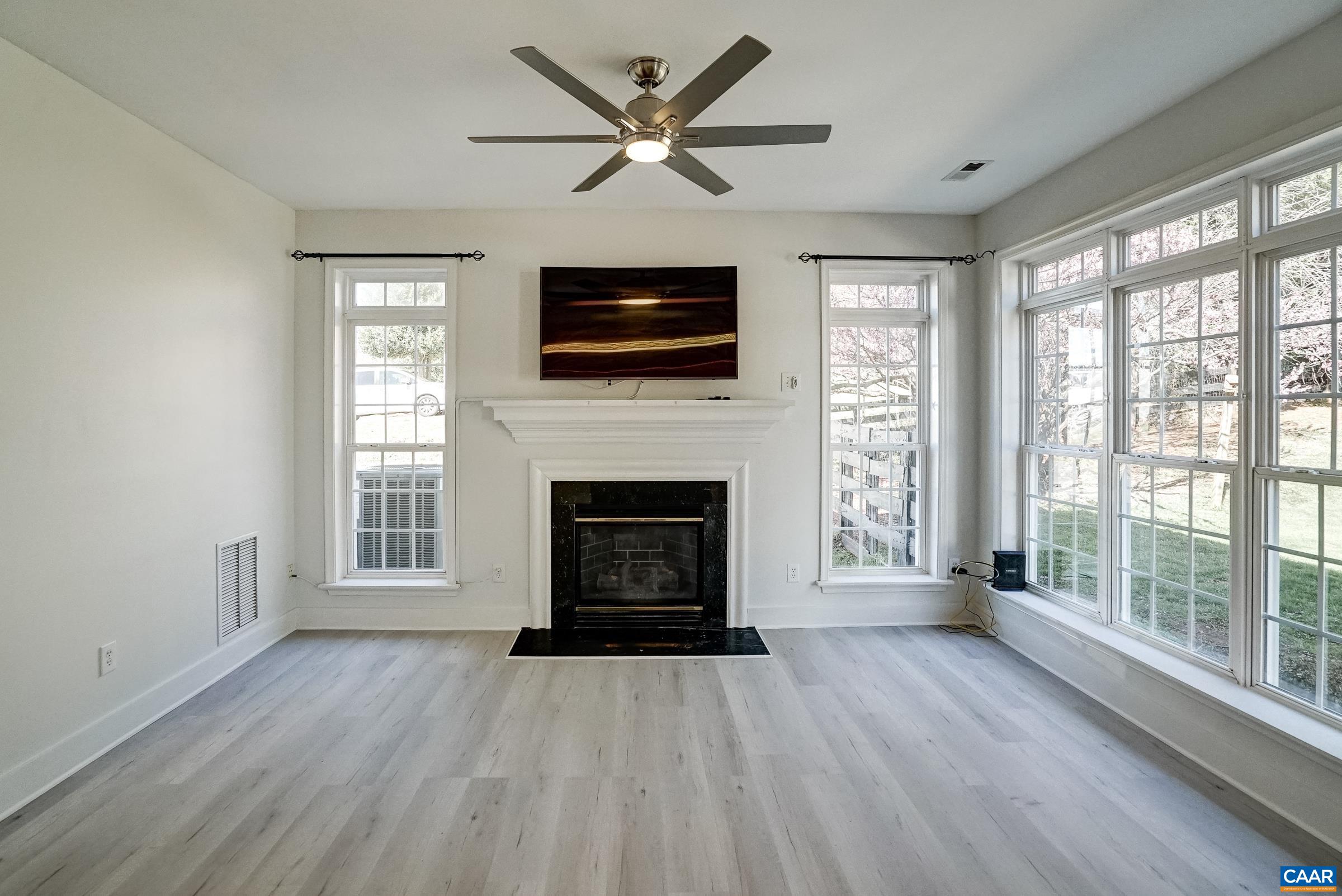 145 GRAYROCK DR