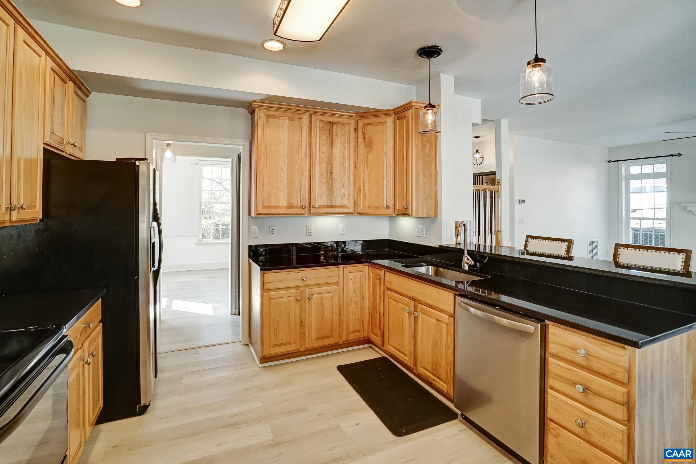 145 GRAYROCK DR